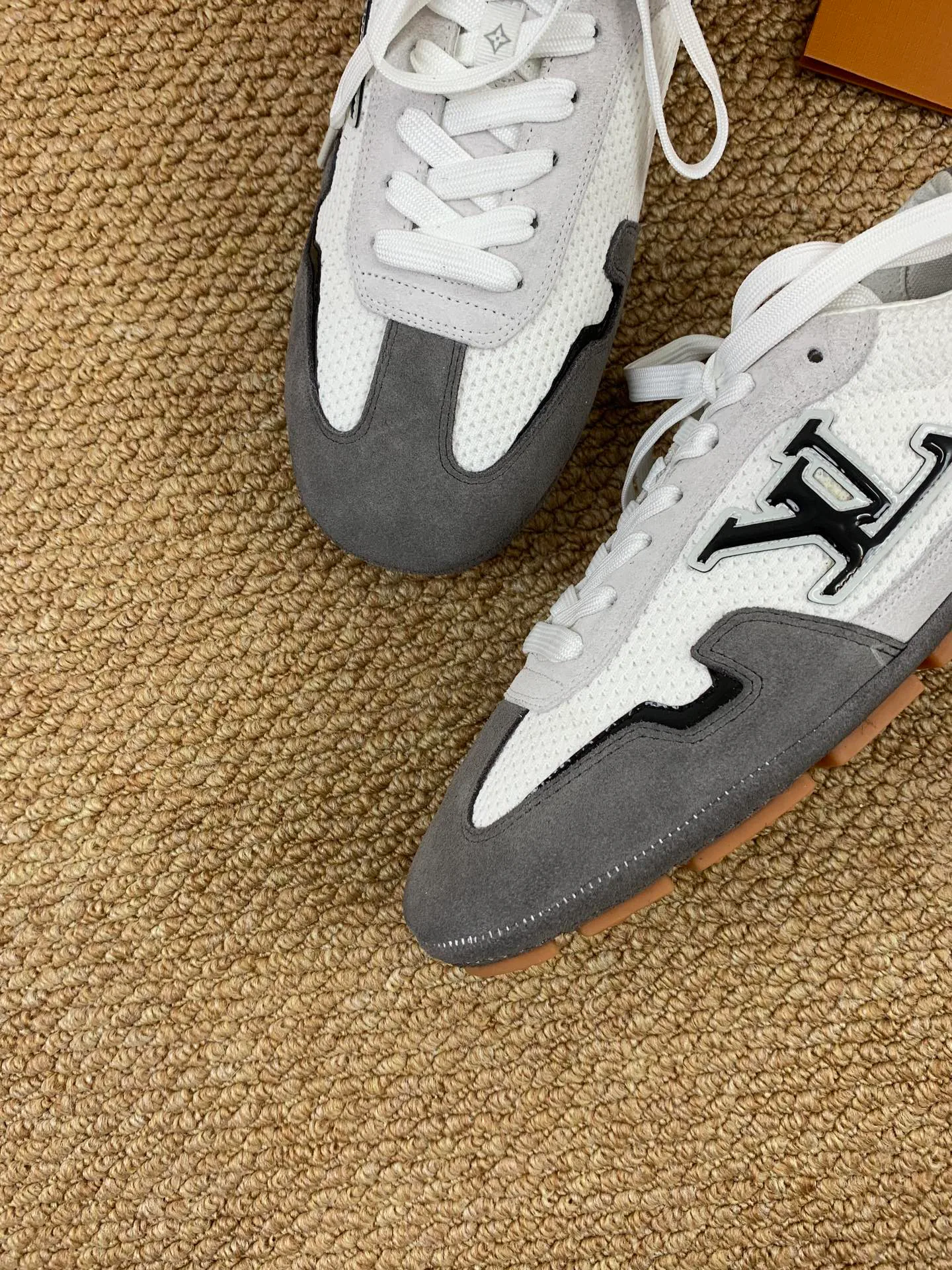 Men's Sneakers LOUIS VUITTON 17545219
