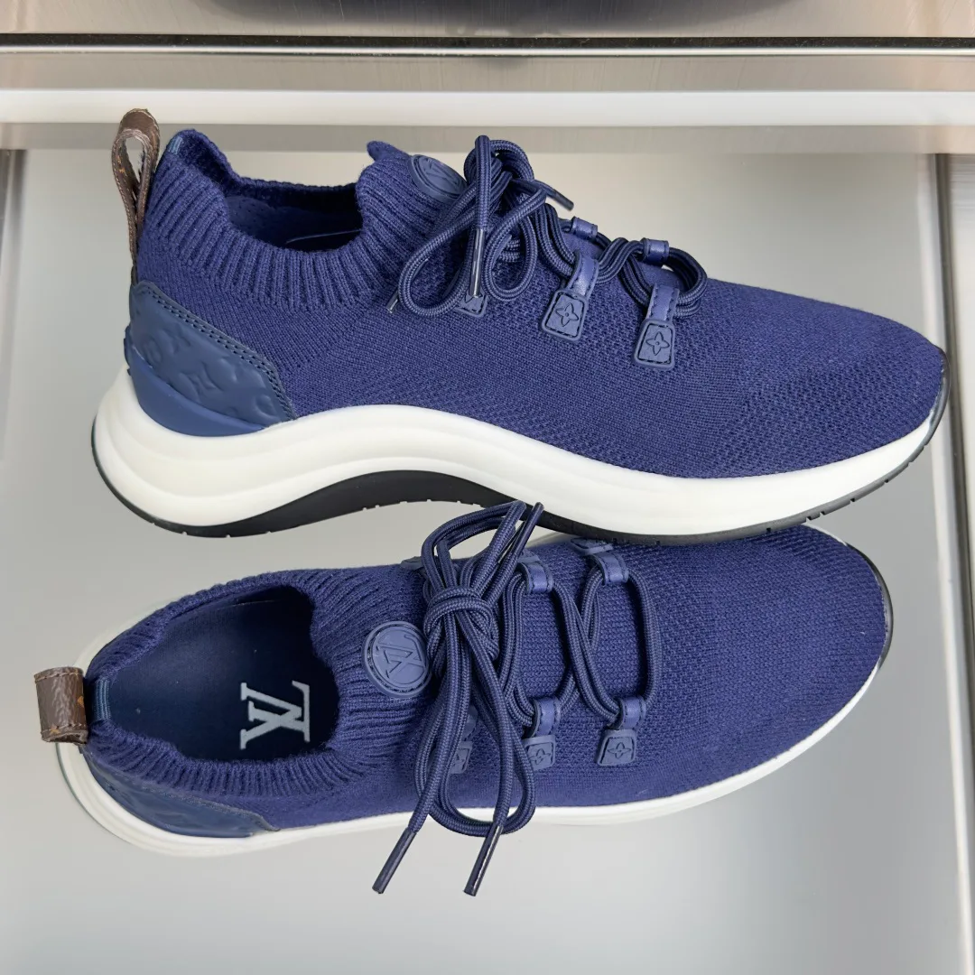 Women's Sneakers LOUIS VUITTON 17950530