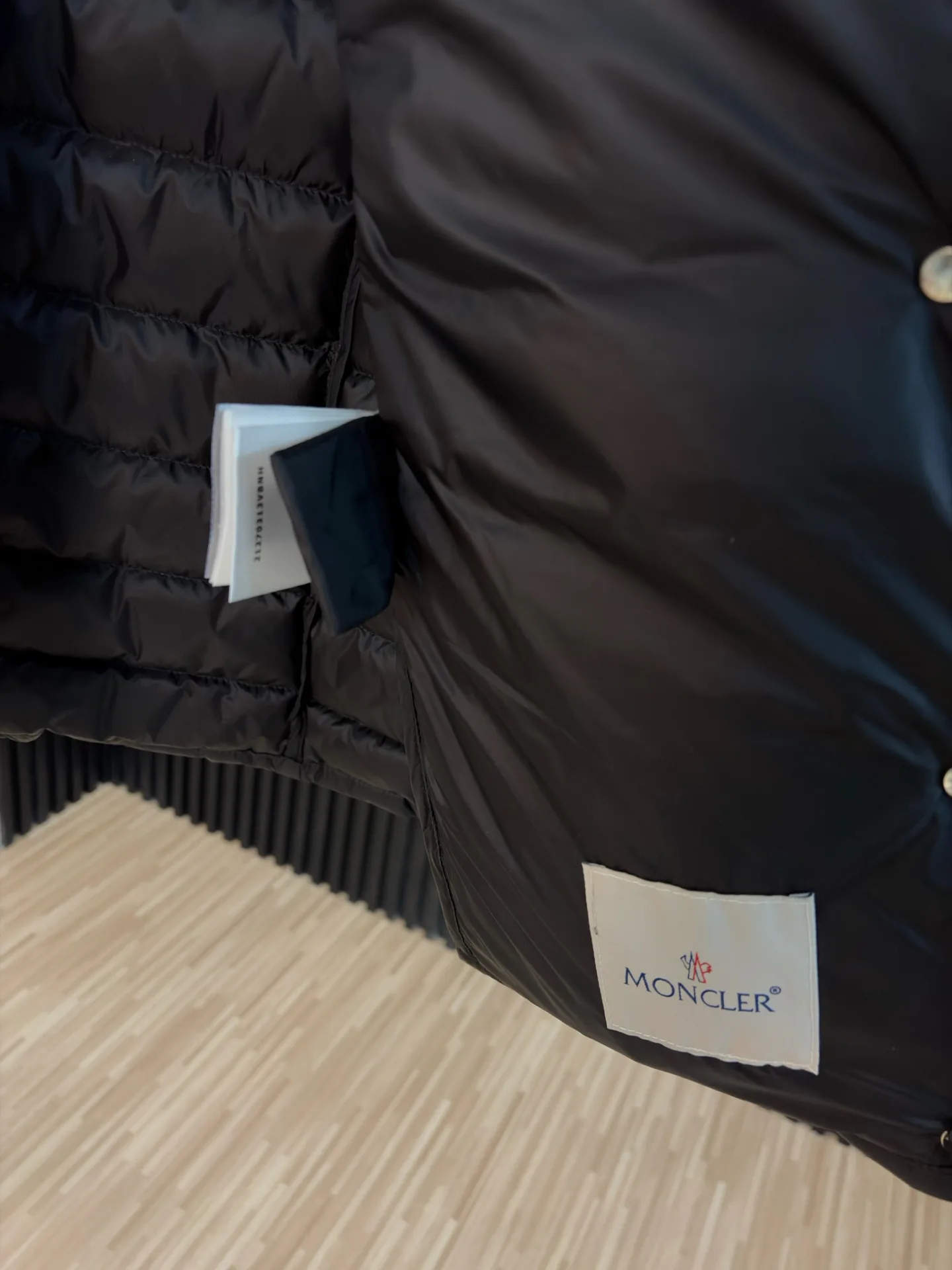 Women's Jackets And Down Jackets MONCLER 18140999