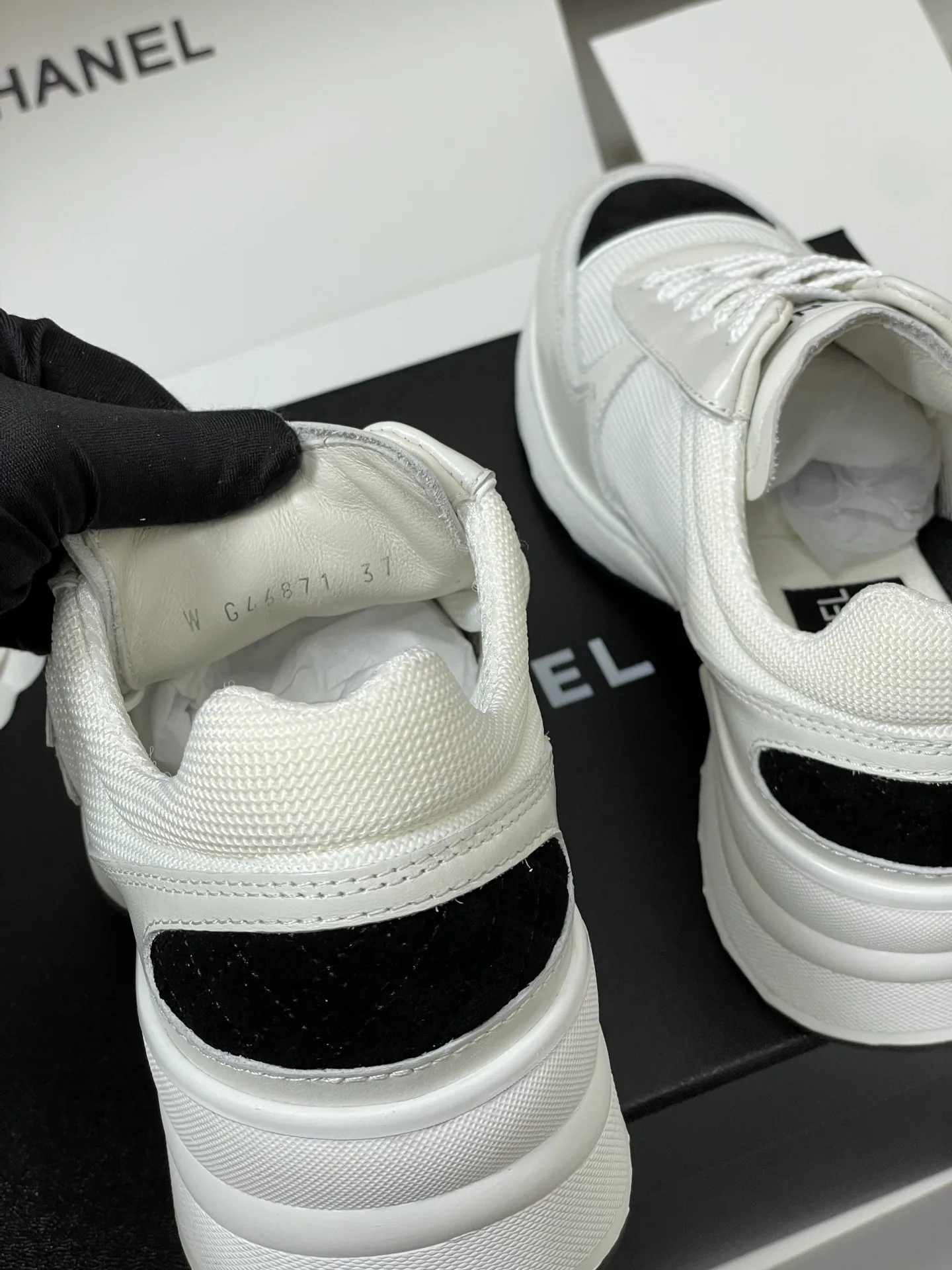 Women's Sneakers CHANEL 17867682