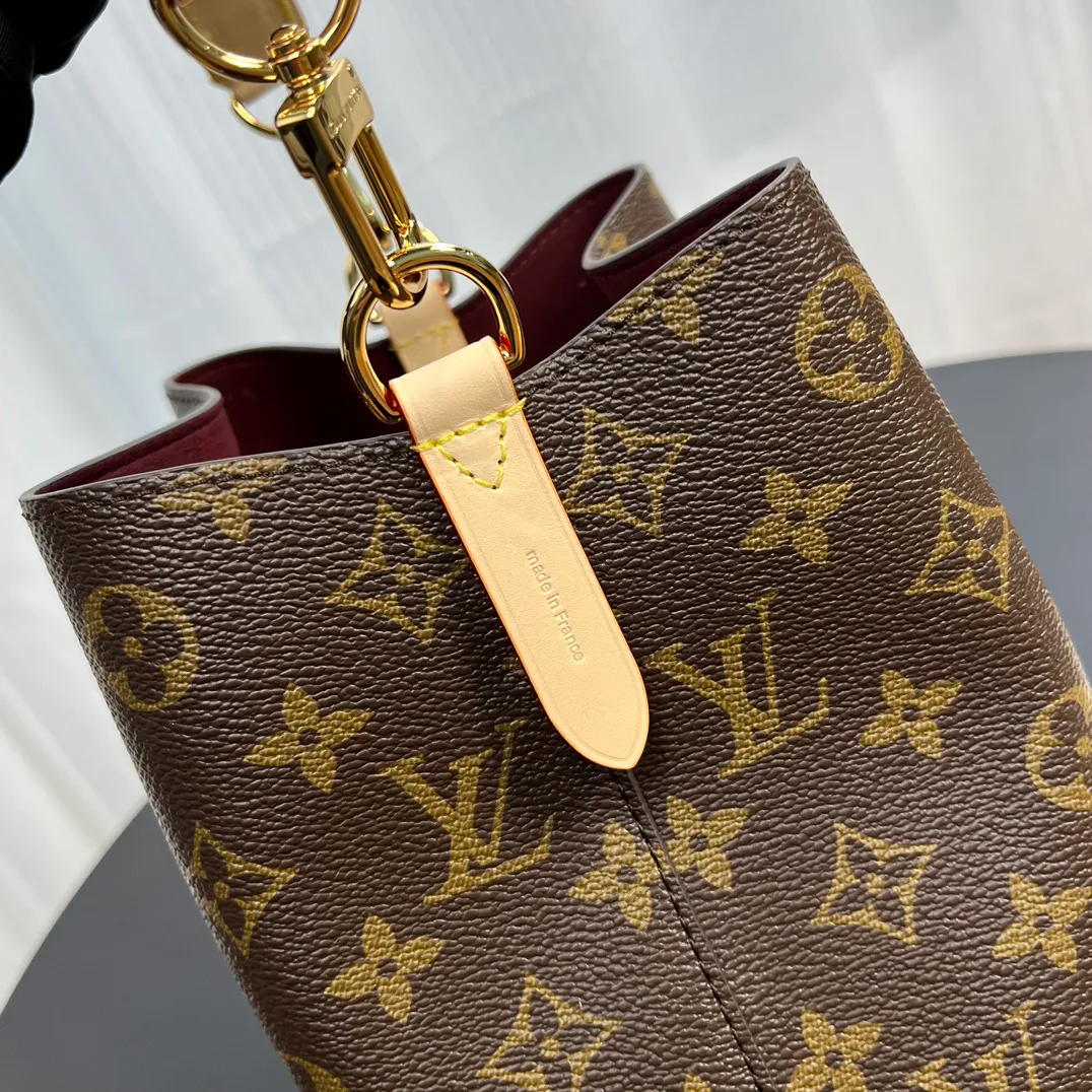 Классические Сумки Женские Louis Vuitton 18627723