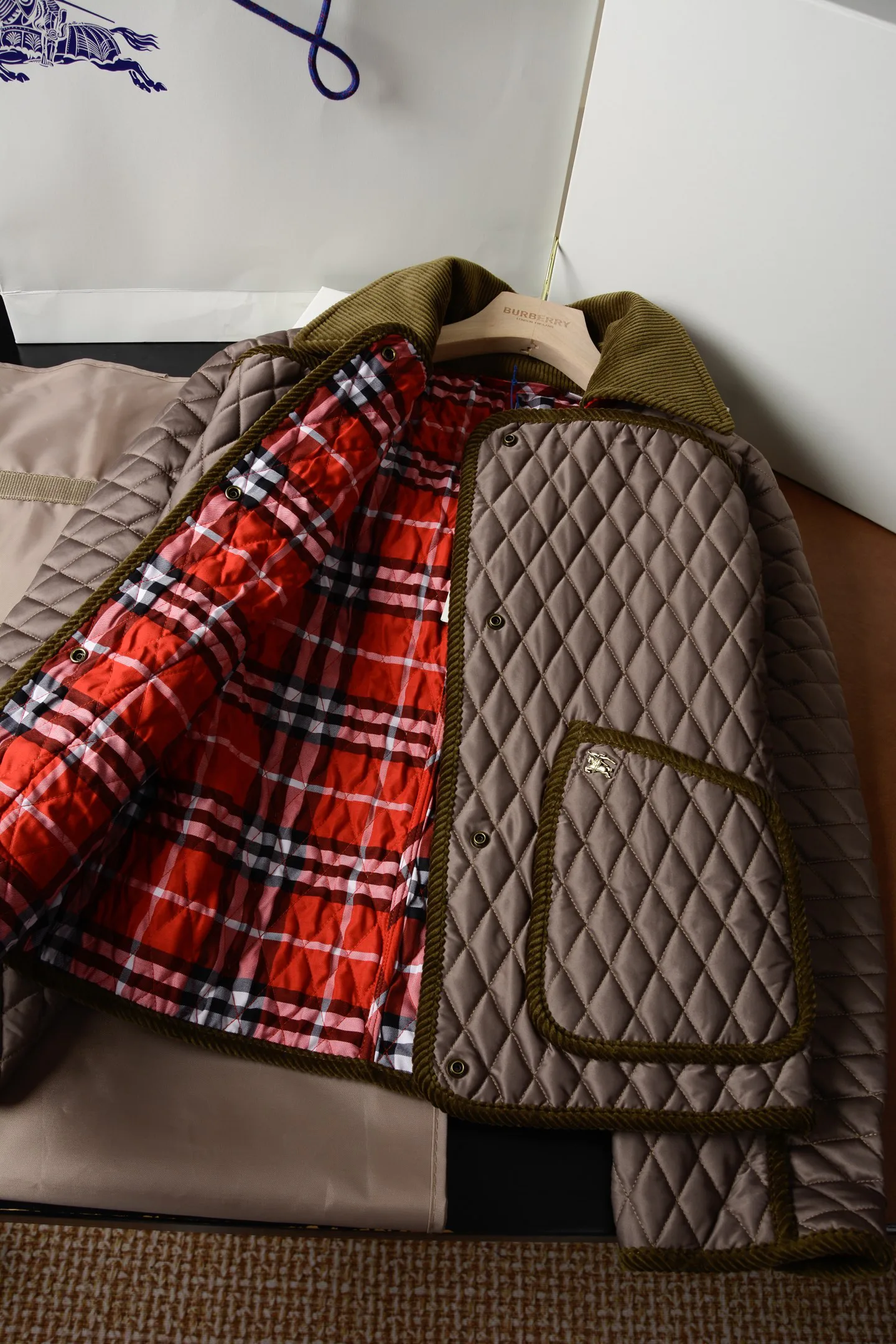Women's Jackets And Down Jackets BURBERRY 17908968