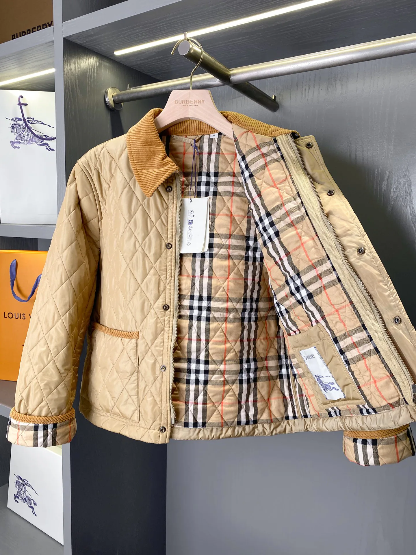 Women's Jackets And Down Jackets BURBERRY 18512999