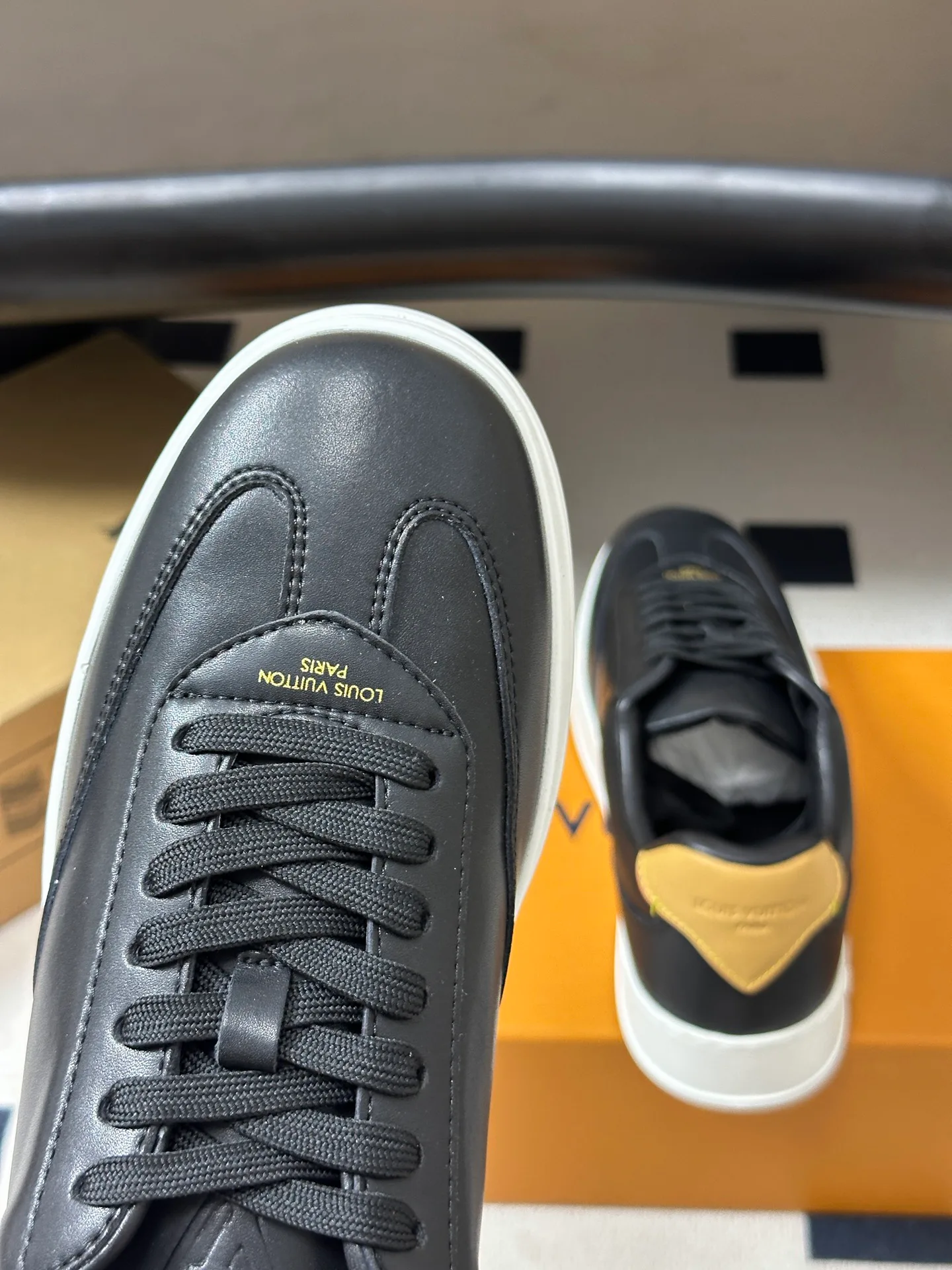Men's Sneakers LOUIS VUITTON 18340906