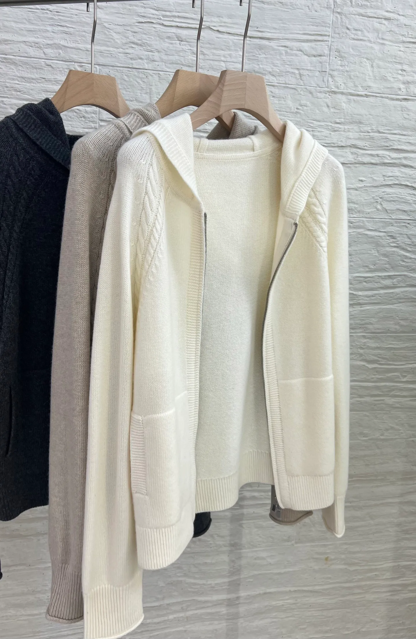 Women's Jumpers And Sweaters LORO PIANA 18014376