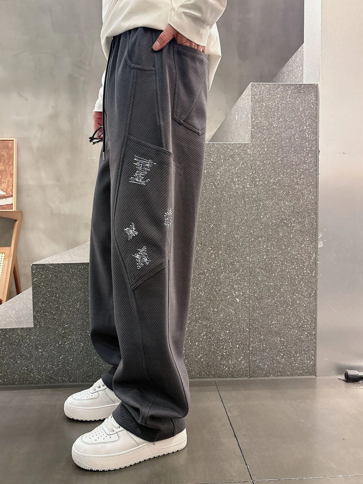 Men's Trousers LOUIS VUITTON 18340440
