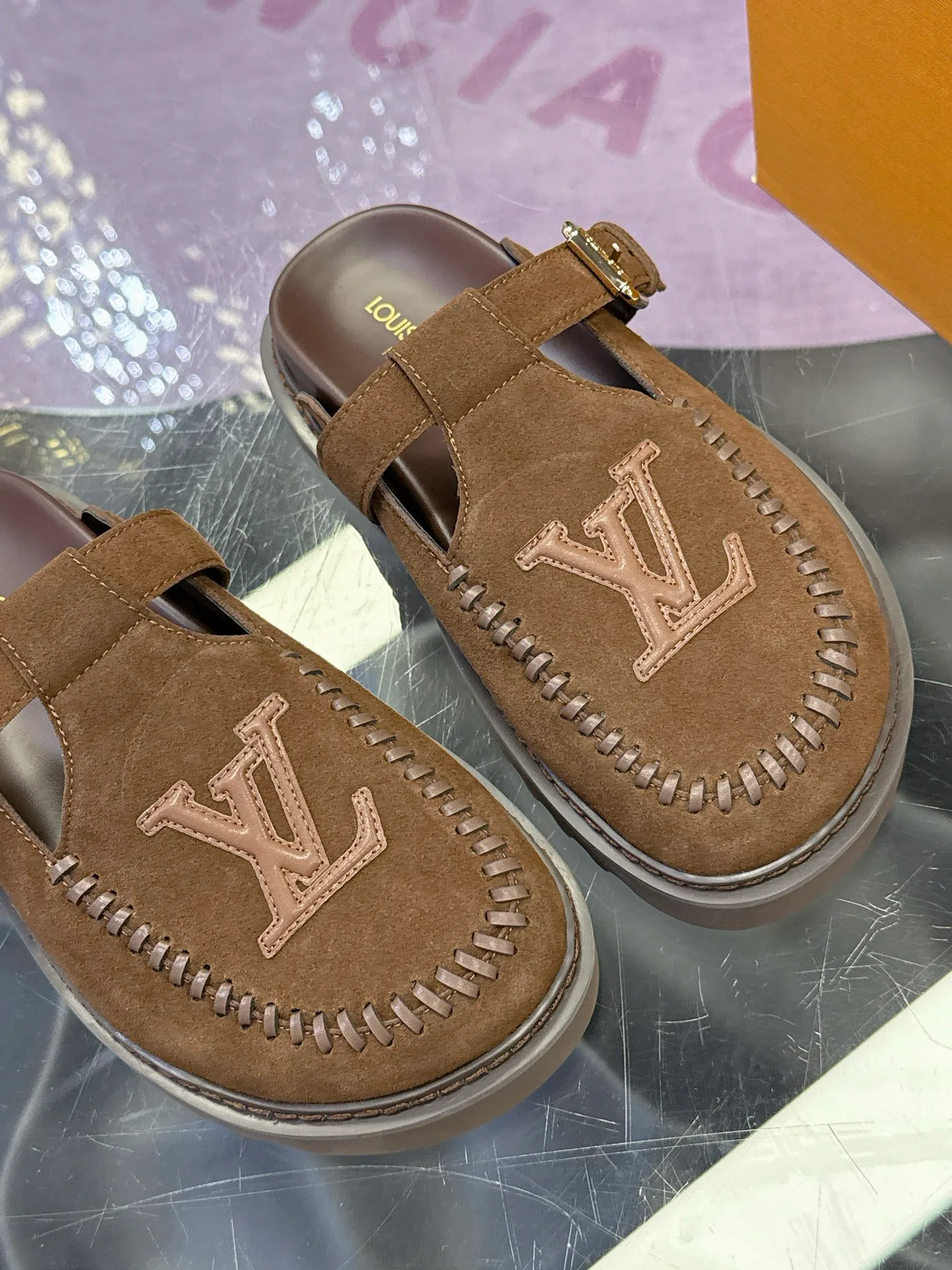 Women's Mules And Clogs LOUIS VUITTON 17530469