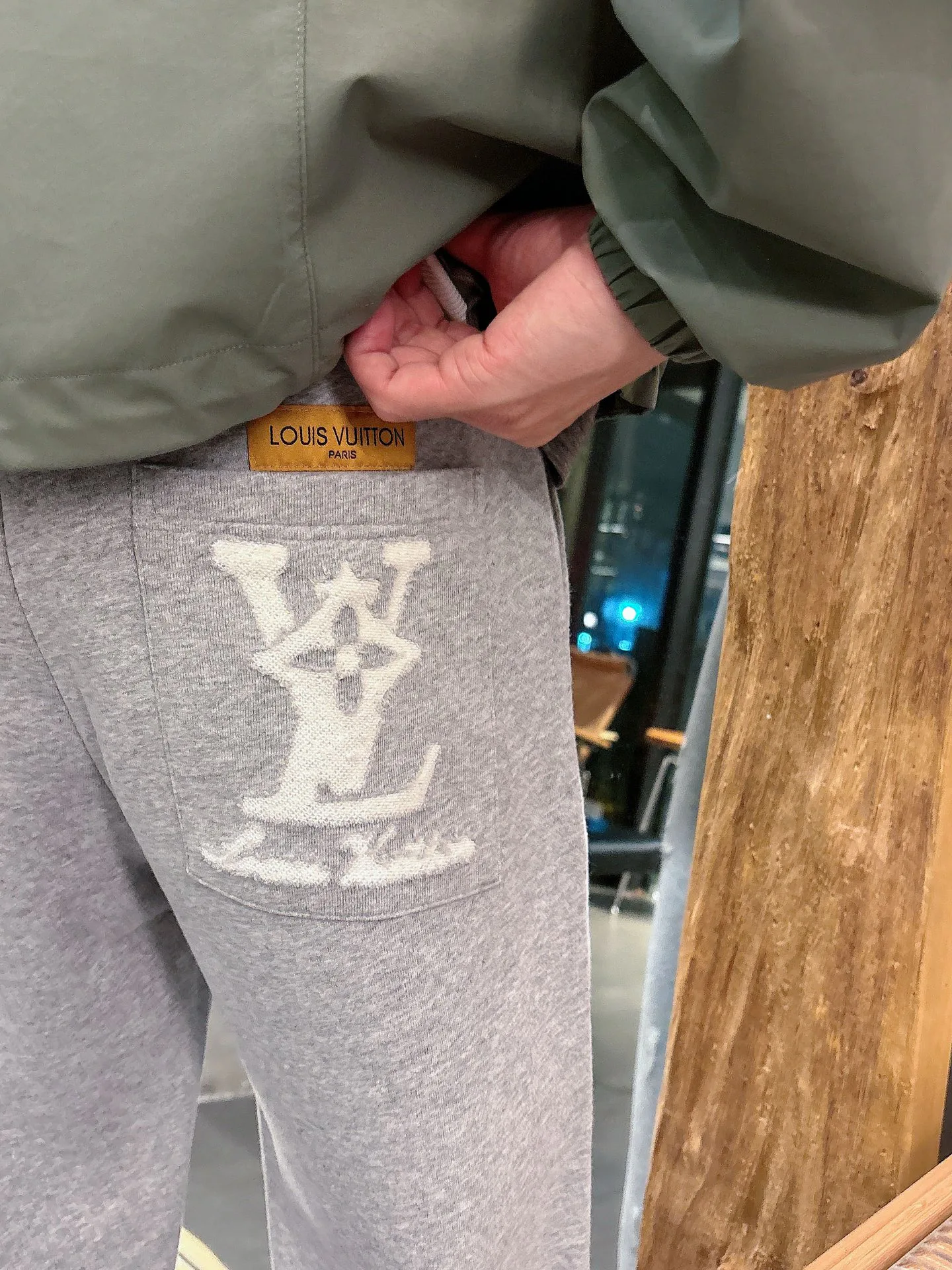 Men's Trousers LOUIS VUITTON 18399247