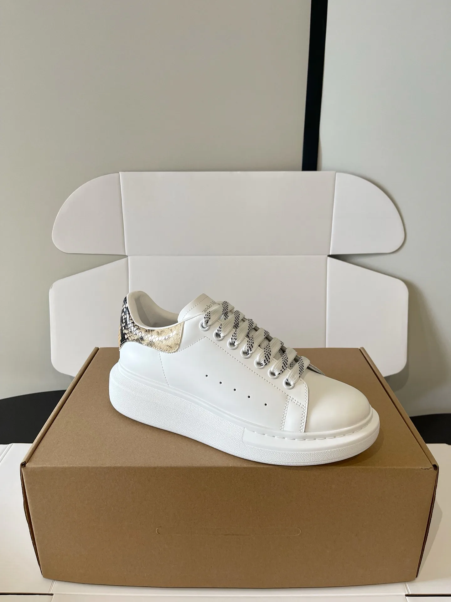 Women's Sneakers ALEXANDER MCQUEEN 17898872