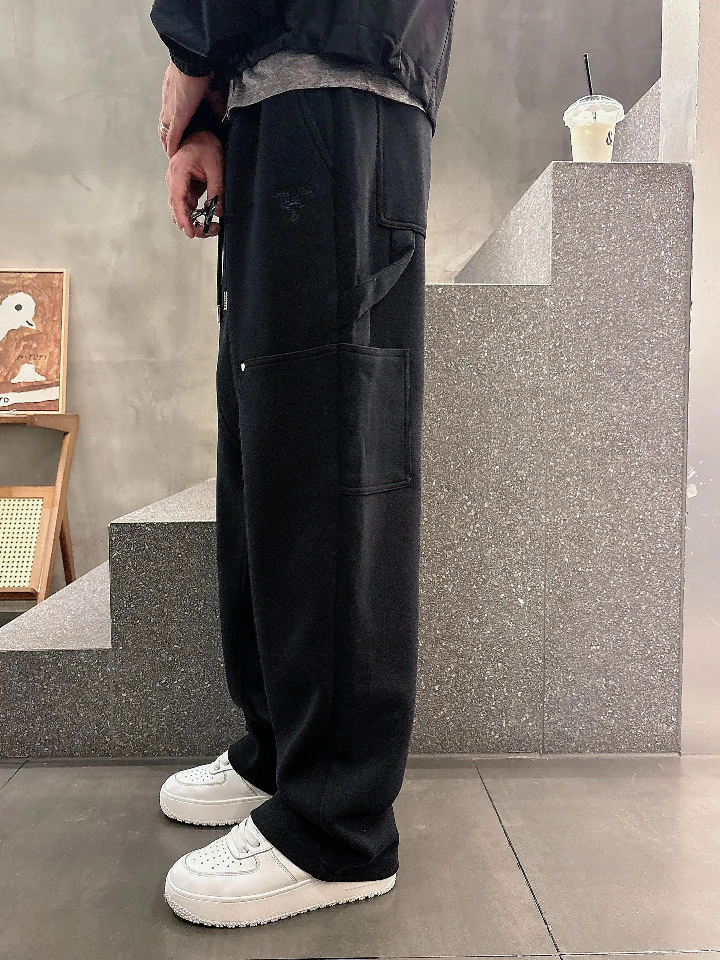 Men's Trousers PRADA 18399256