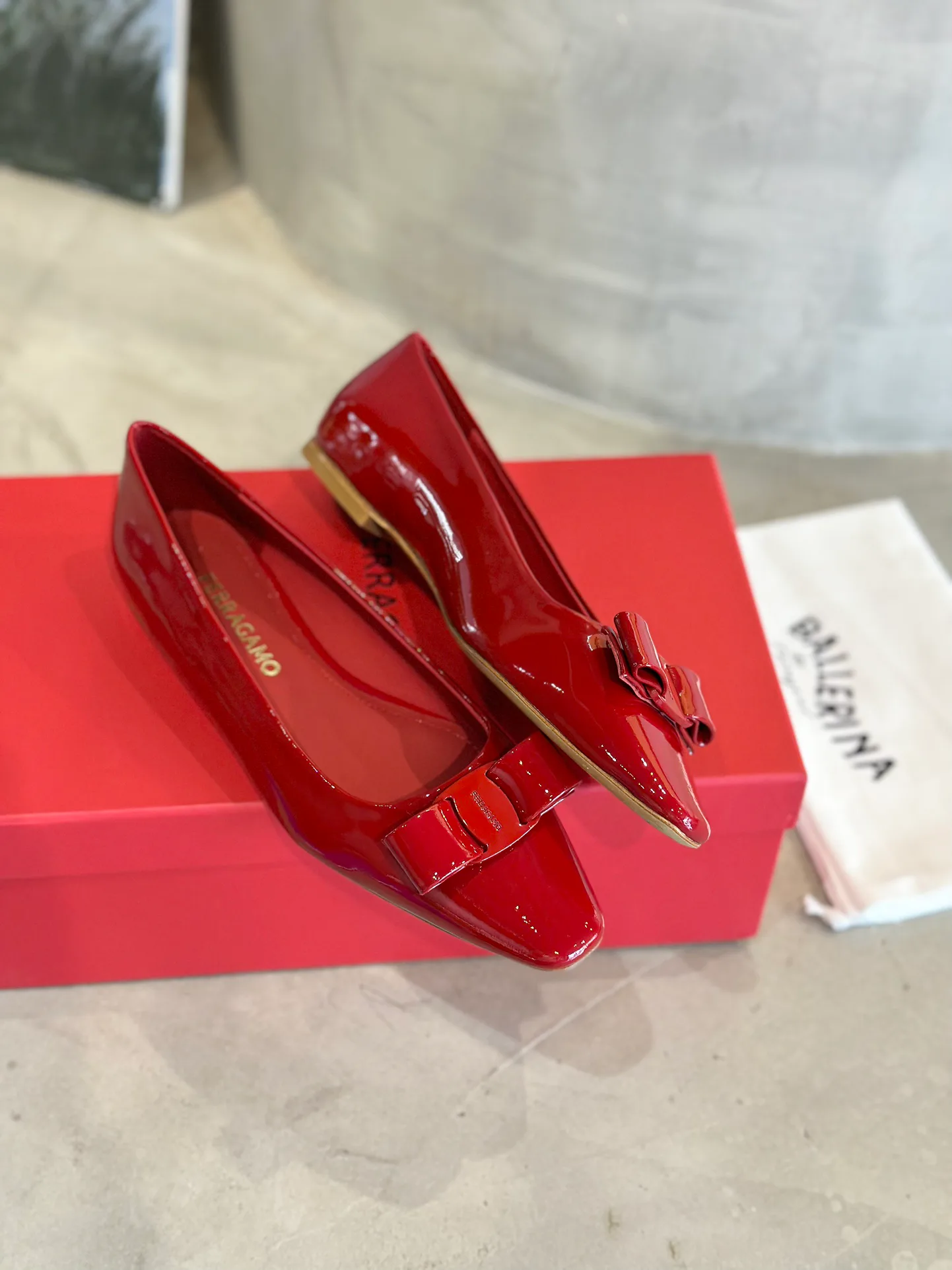 Women's Ballet Flats SALVATORE FERRAGAMO 18531764