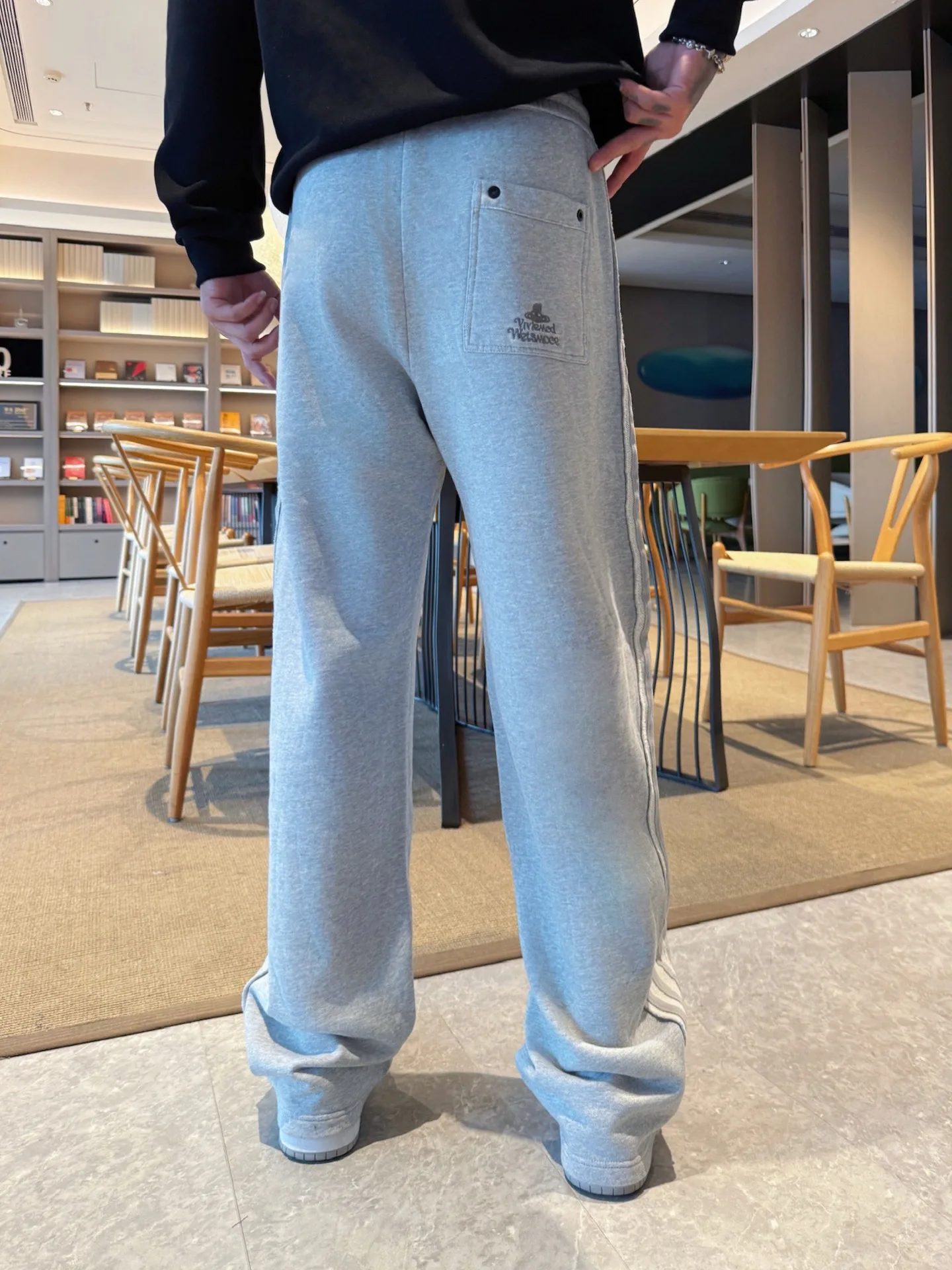 Men's Trousers VIVIENNE WESTWOOD 18345804