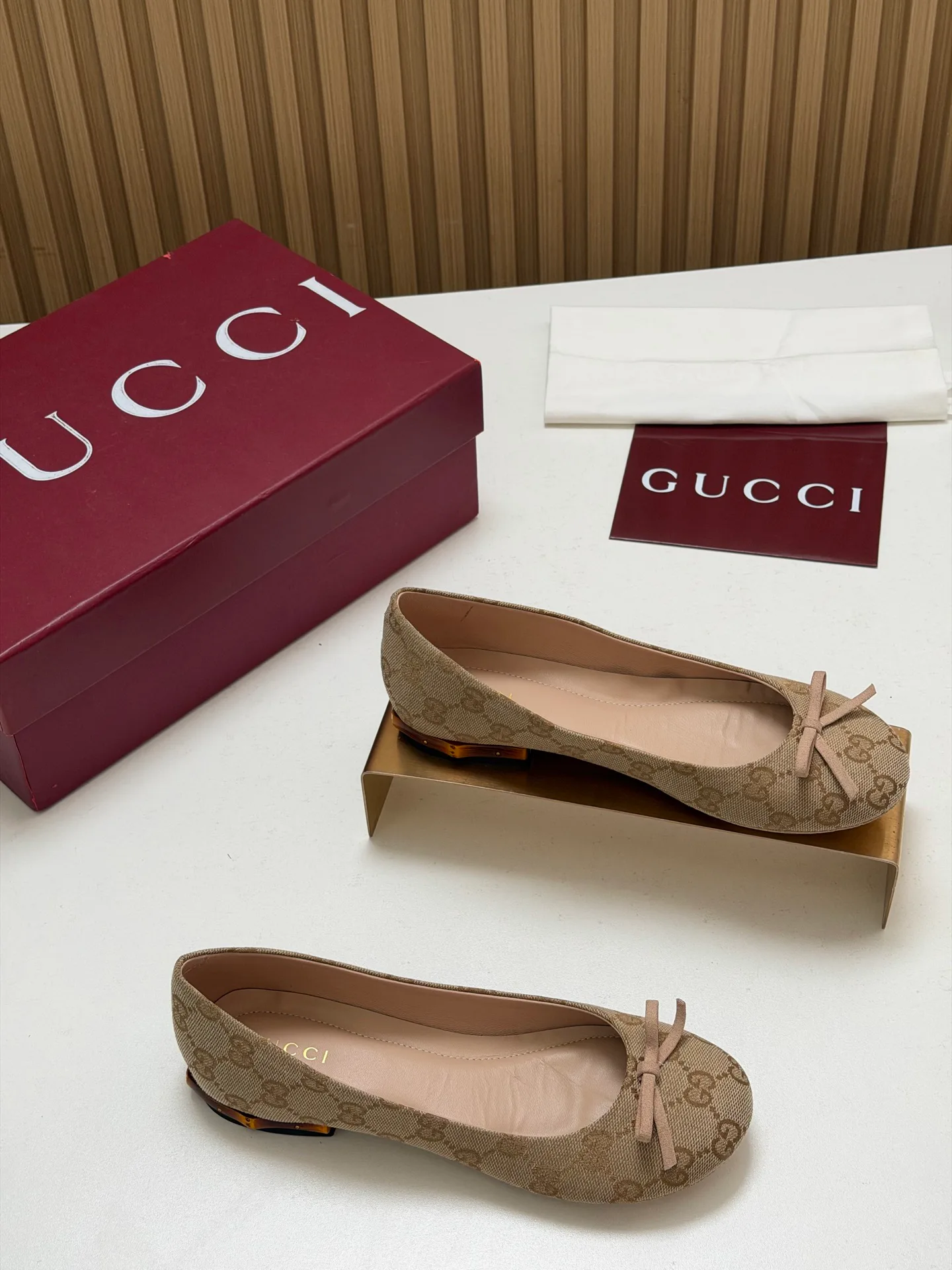 Women's Ballet Flats GUCCI 18396251