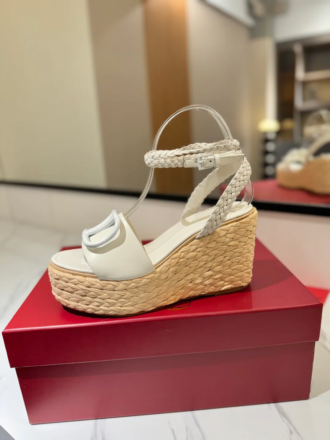 Women's Open-Toe Sandals VALENTINO 17946624