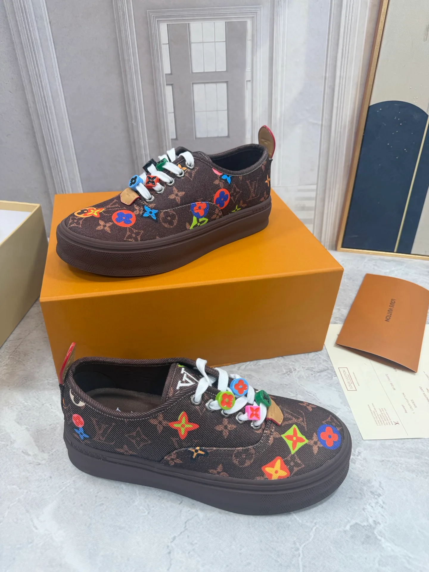 Men's Sneakers LOUIS VUITTON 18190070