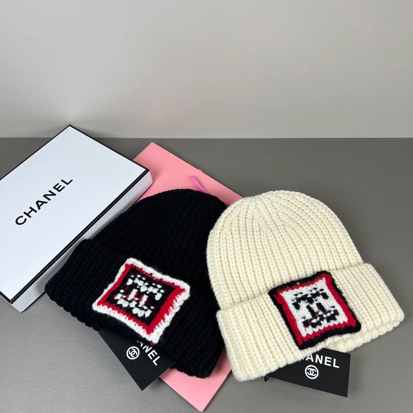 Hats CHANEL 18093228