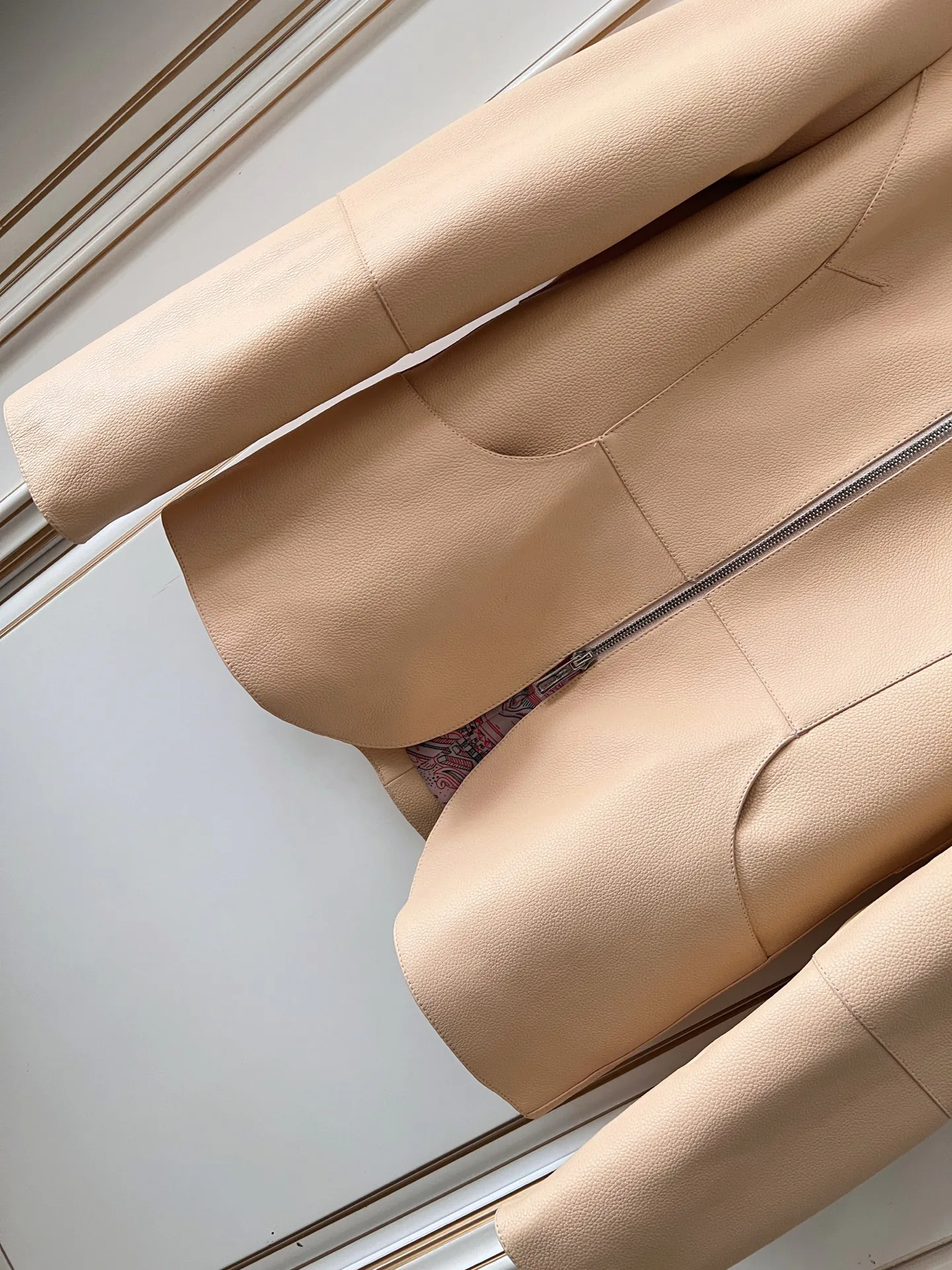 Women's Leather Jackets And Sheepskin Coats HERMES 18090819
