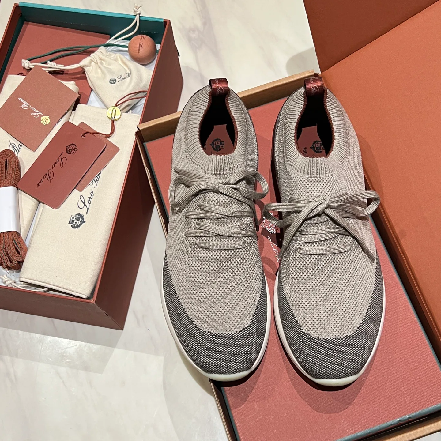 Men's Sneakers LORO PIANA 18194121