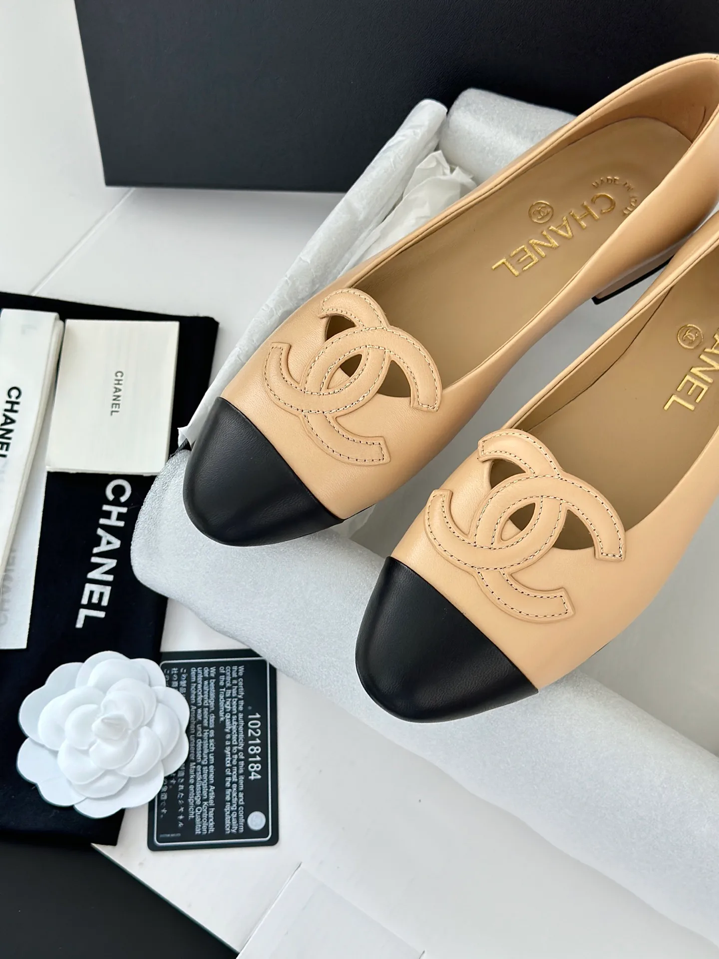 Women's Ballet Flats CHANEL 18143032