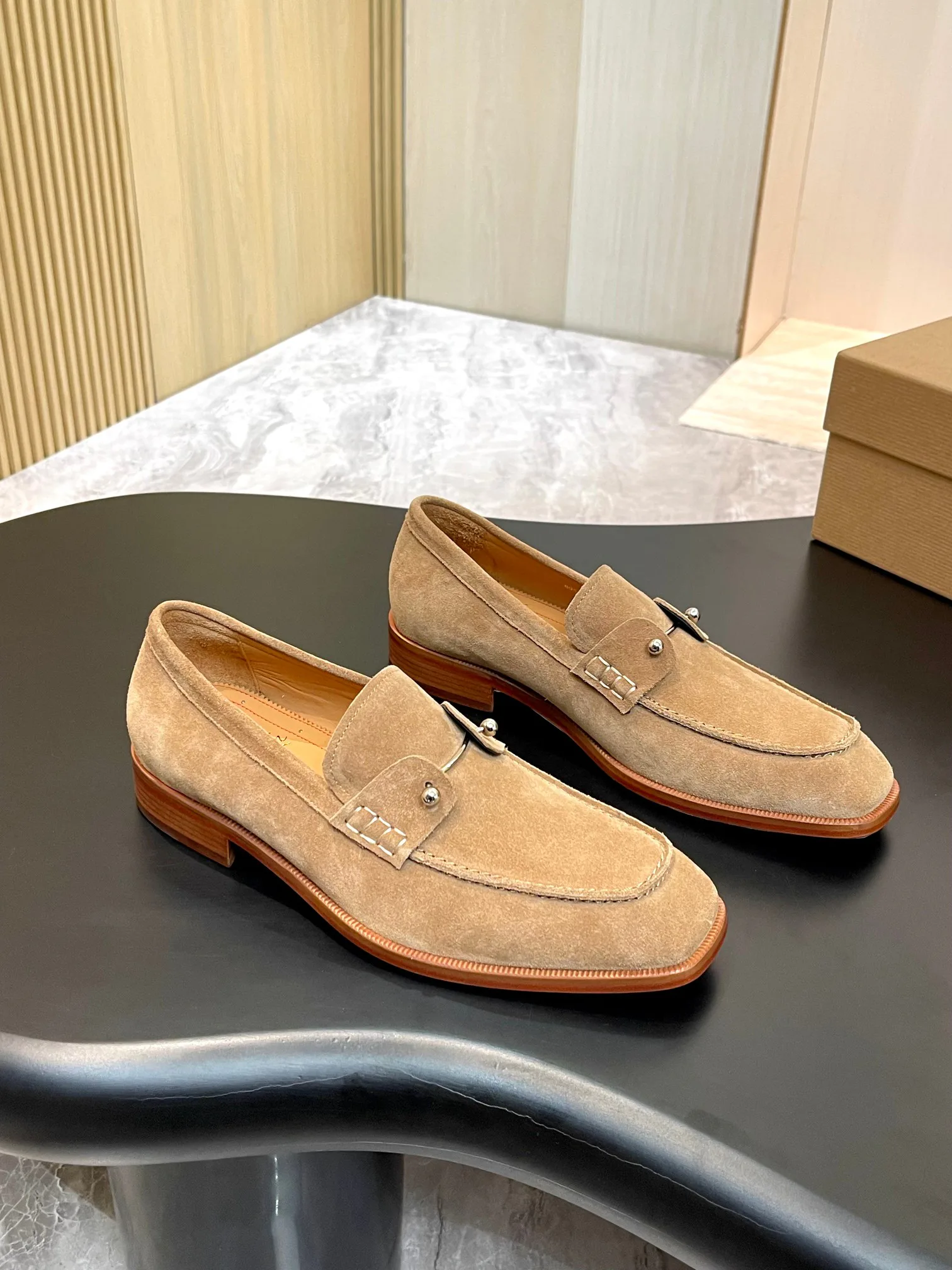 Men's Loafers And Dress Shoes CHRISTIAN LOUBOUTIN 18119147