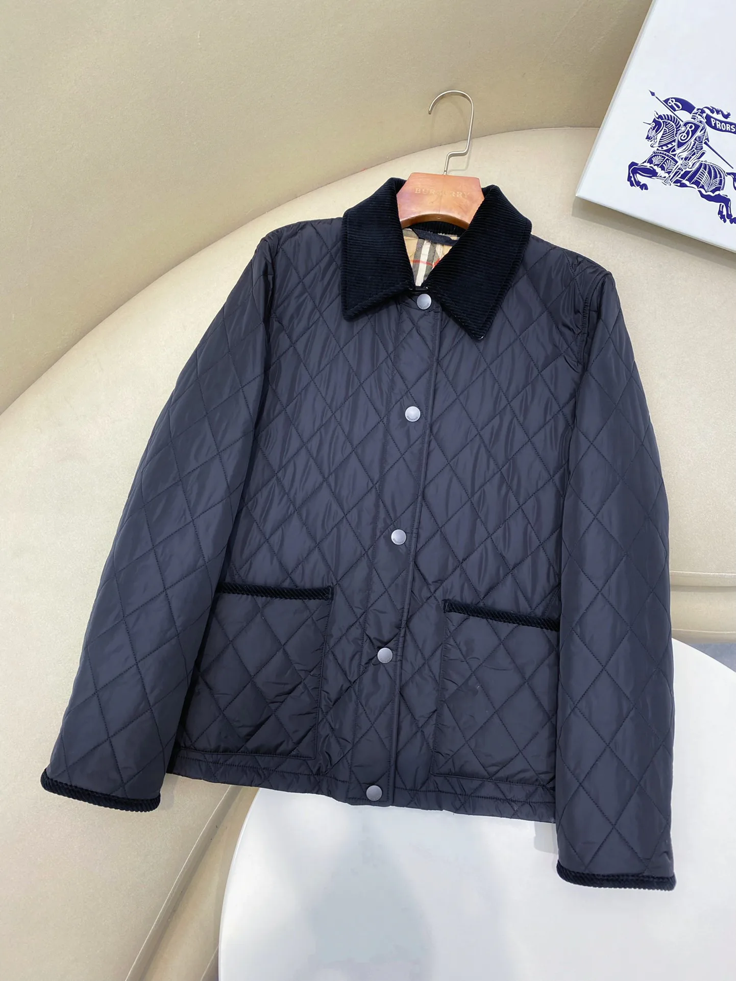Women's Jackets And Down Jackets BURBERRY 18140707