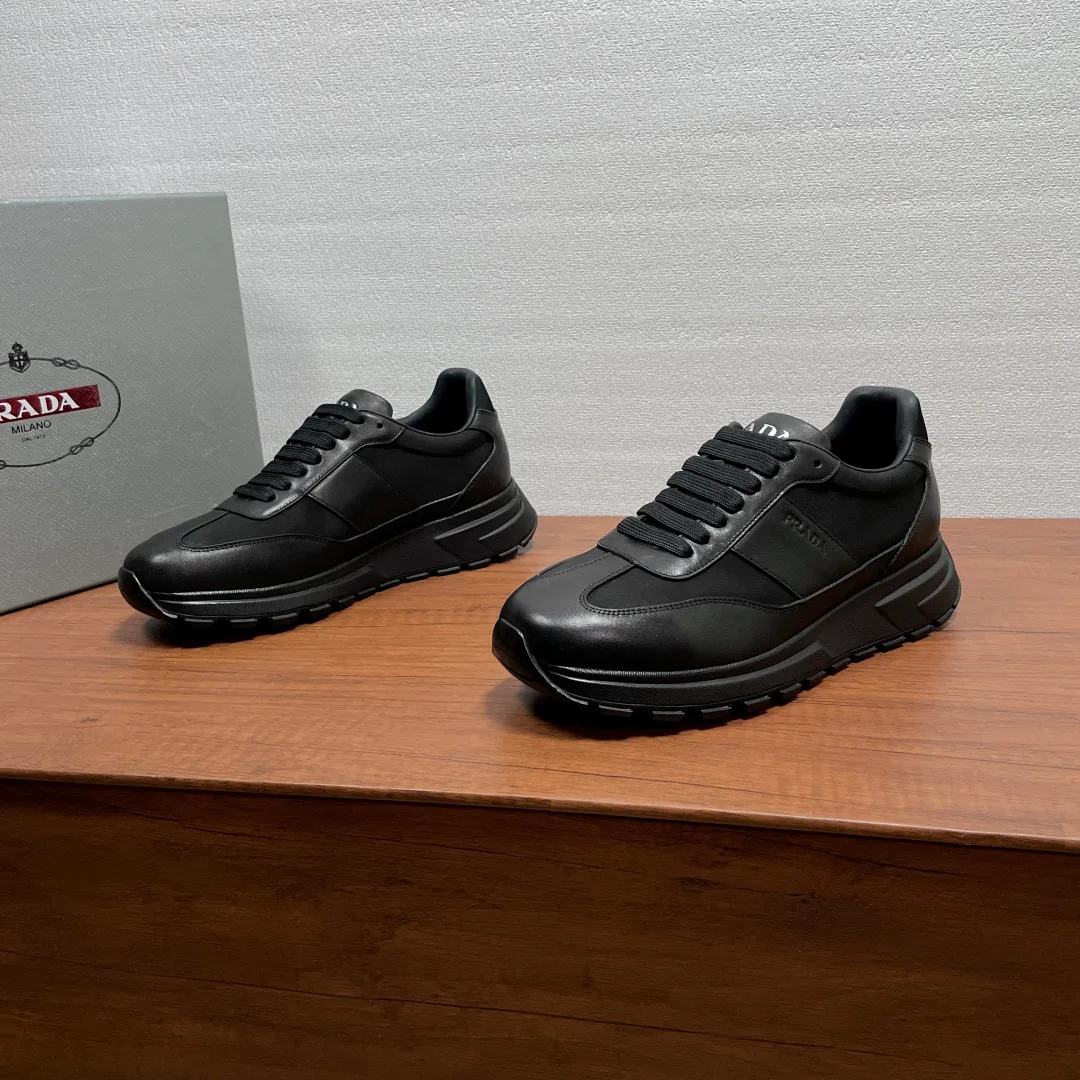 Men's Sneakers PRADA 17542575