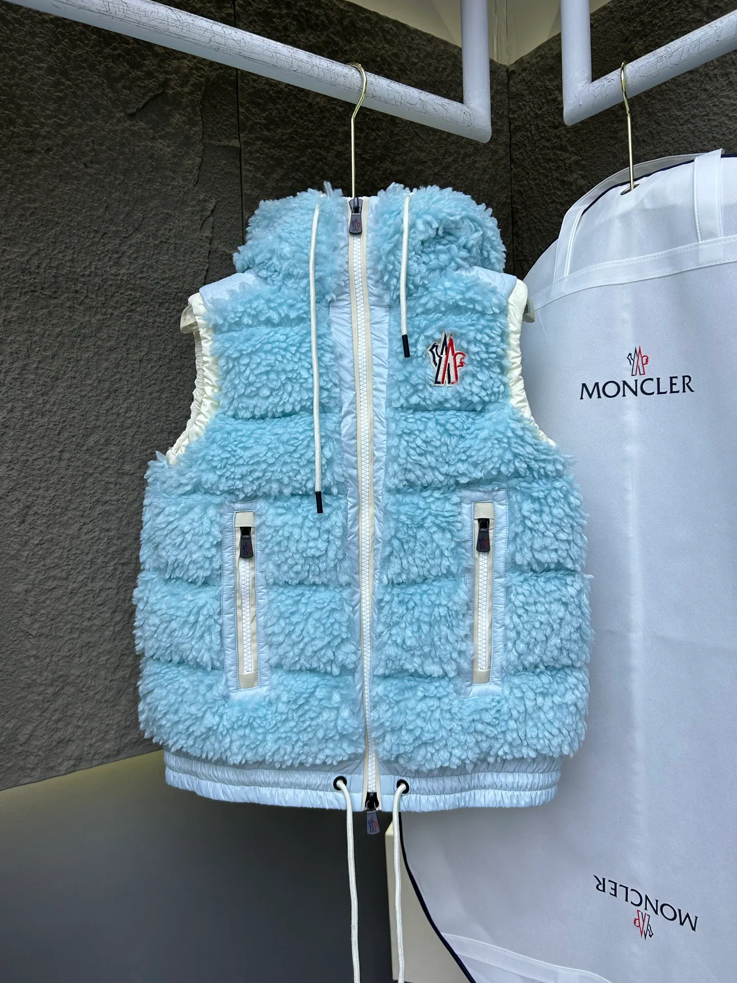 Men's Vests MONCLER 18330347