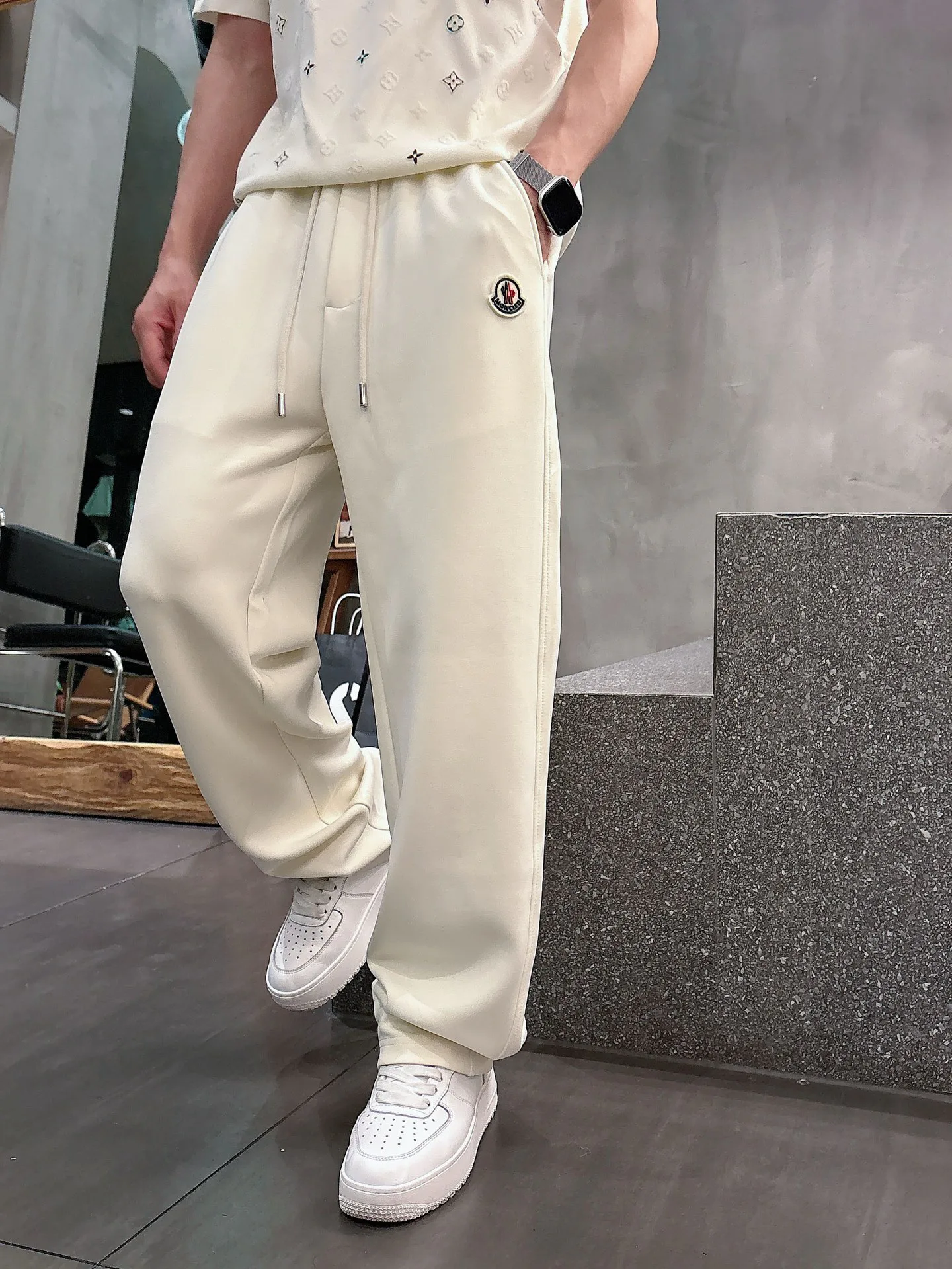 Брюки Мужские Moncler 18596869