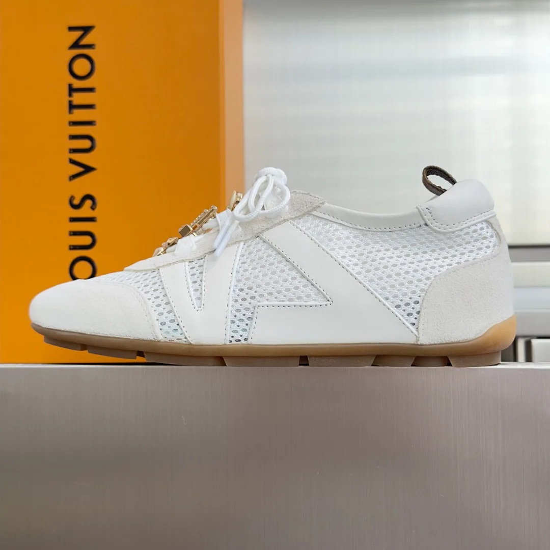 Women's Sneakers LOUIS VUITTON 17950620