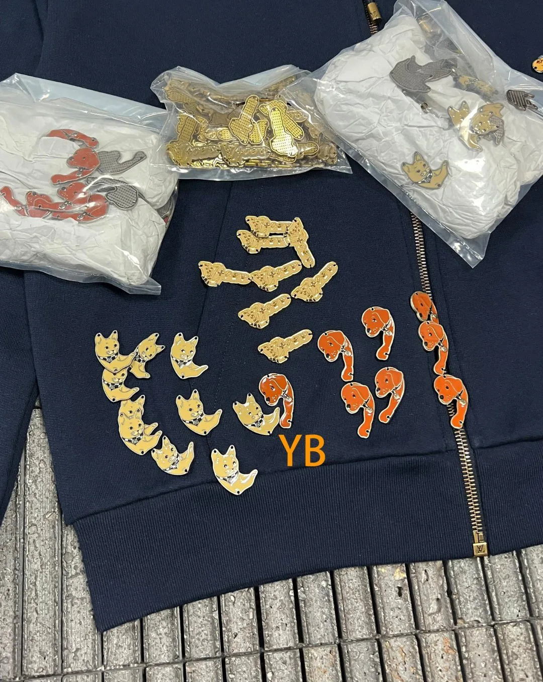 Men's Sweatshirts And Hoodies LOUIS VUITTON 17852634