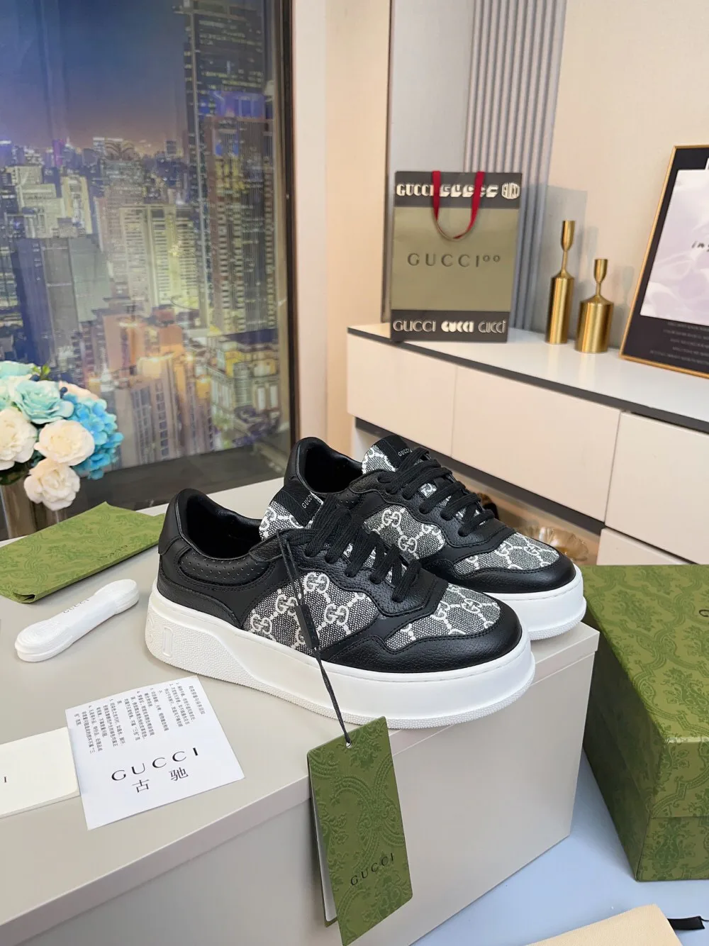 Women's Sneakers GUCCI 18369632