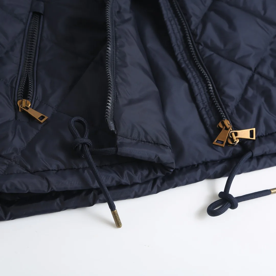 Women's Jackets And Down Jackets MONCLER 18048562