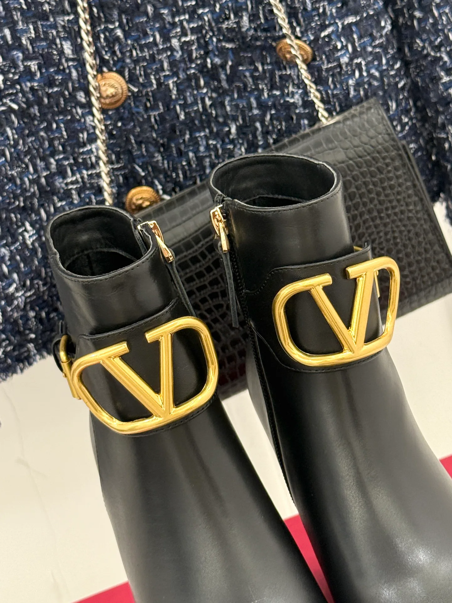 Women's Booties VALENTINO 18170274
