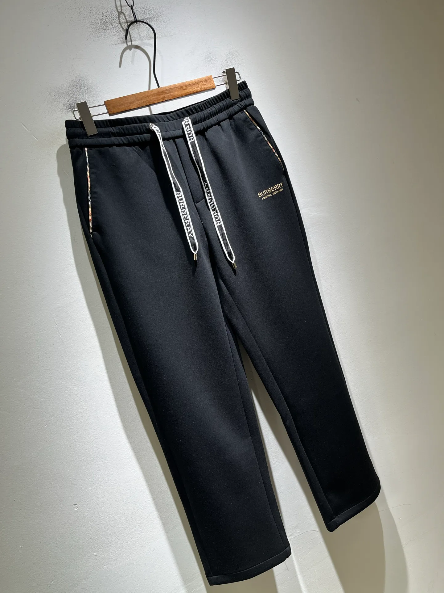 Men's Trousers BURBERRY 18343125
