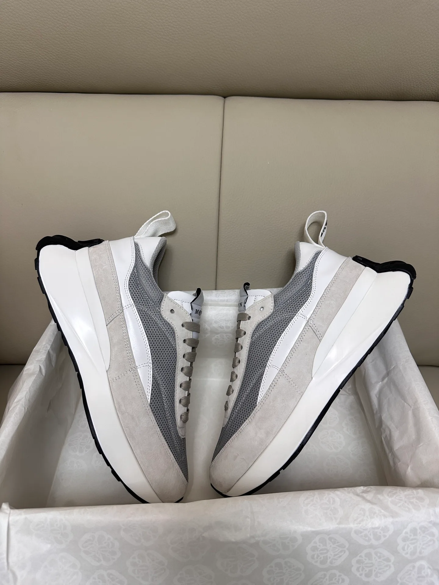 Кроссовки Женские Alexander Mcqueen 18616734