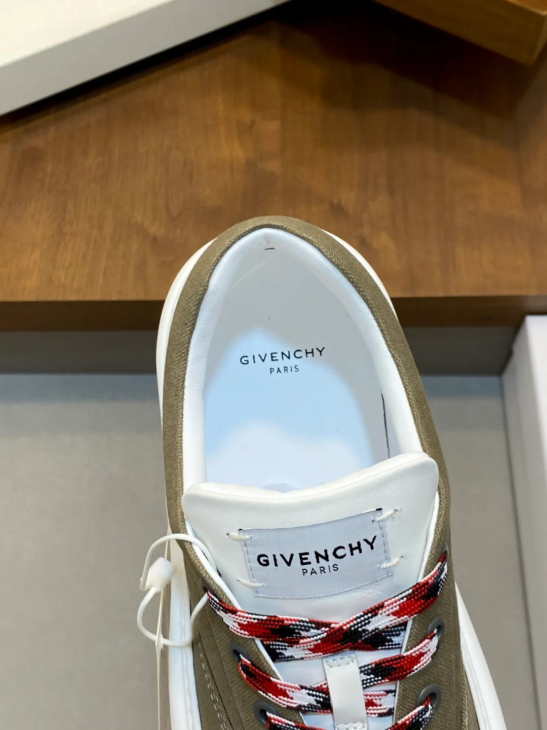 Men's Sneakers GIVENCHY 18449136