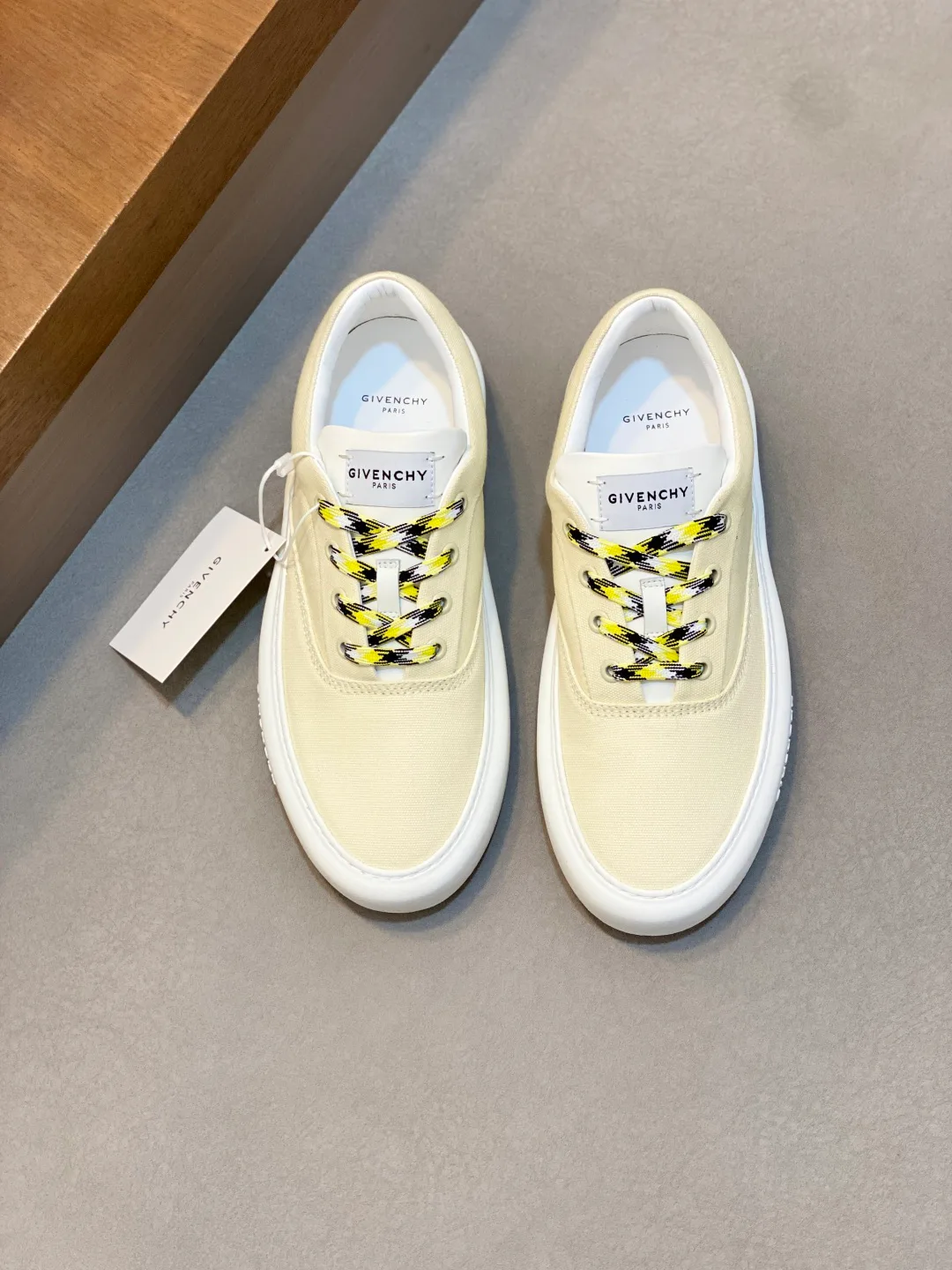 Men's Sneakers GIVENCHY 18449131
