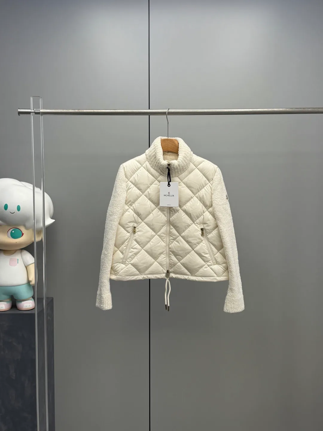 Women's Jackets And Down Jackets MONCLER 17843979