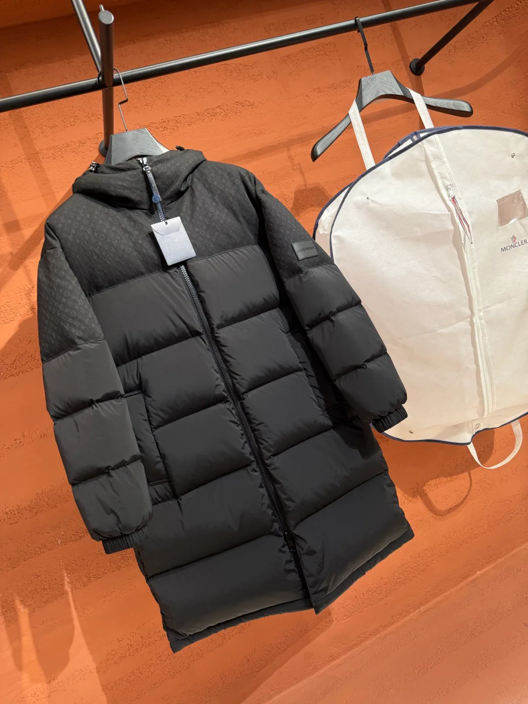 Women's Jackets And Down Jackets LOUIS VUITTON 18387823