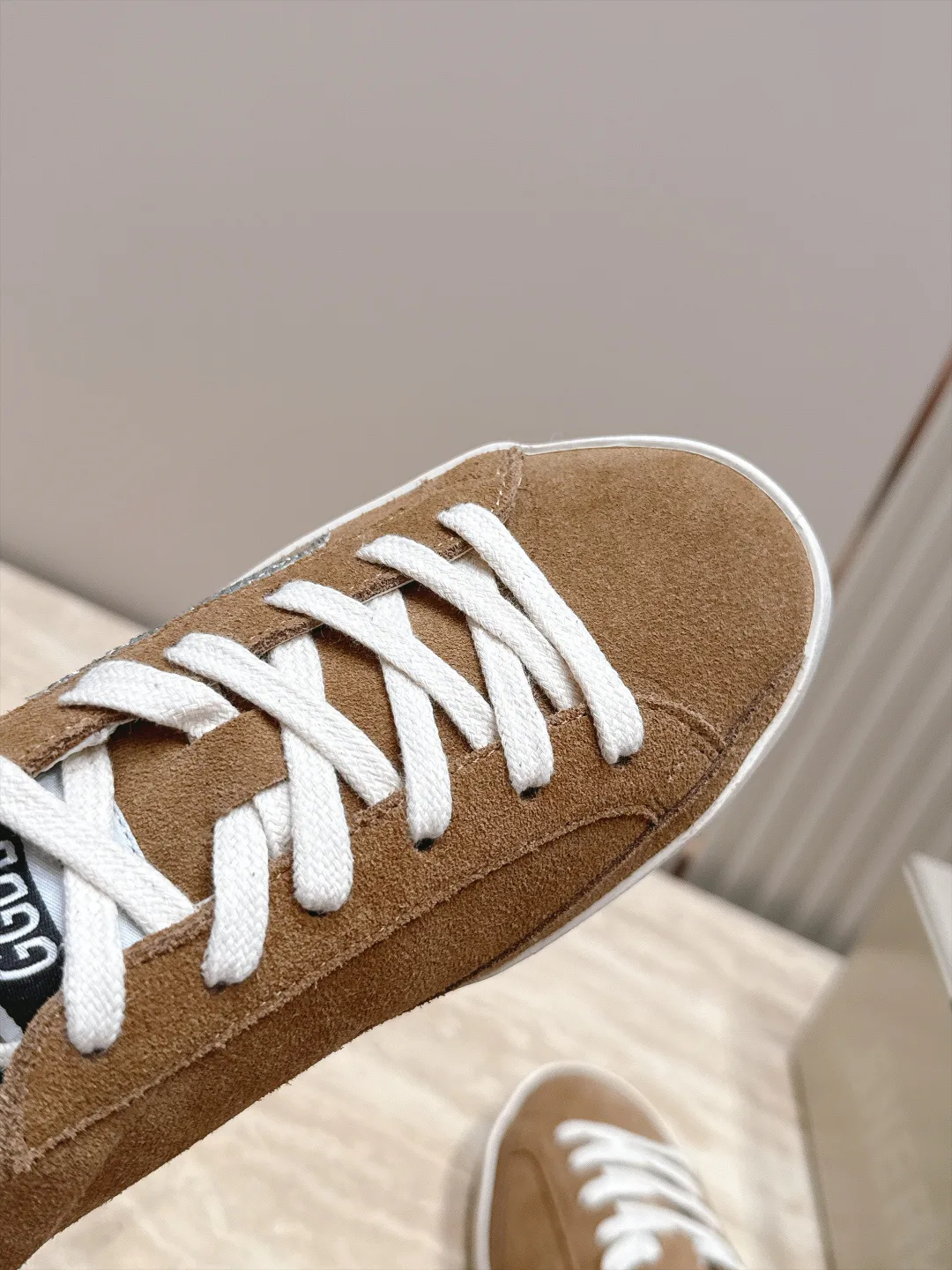 Women's Sneakers GOLDEN GOOSE 17963437