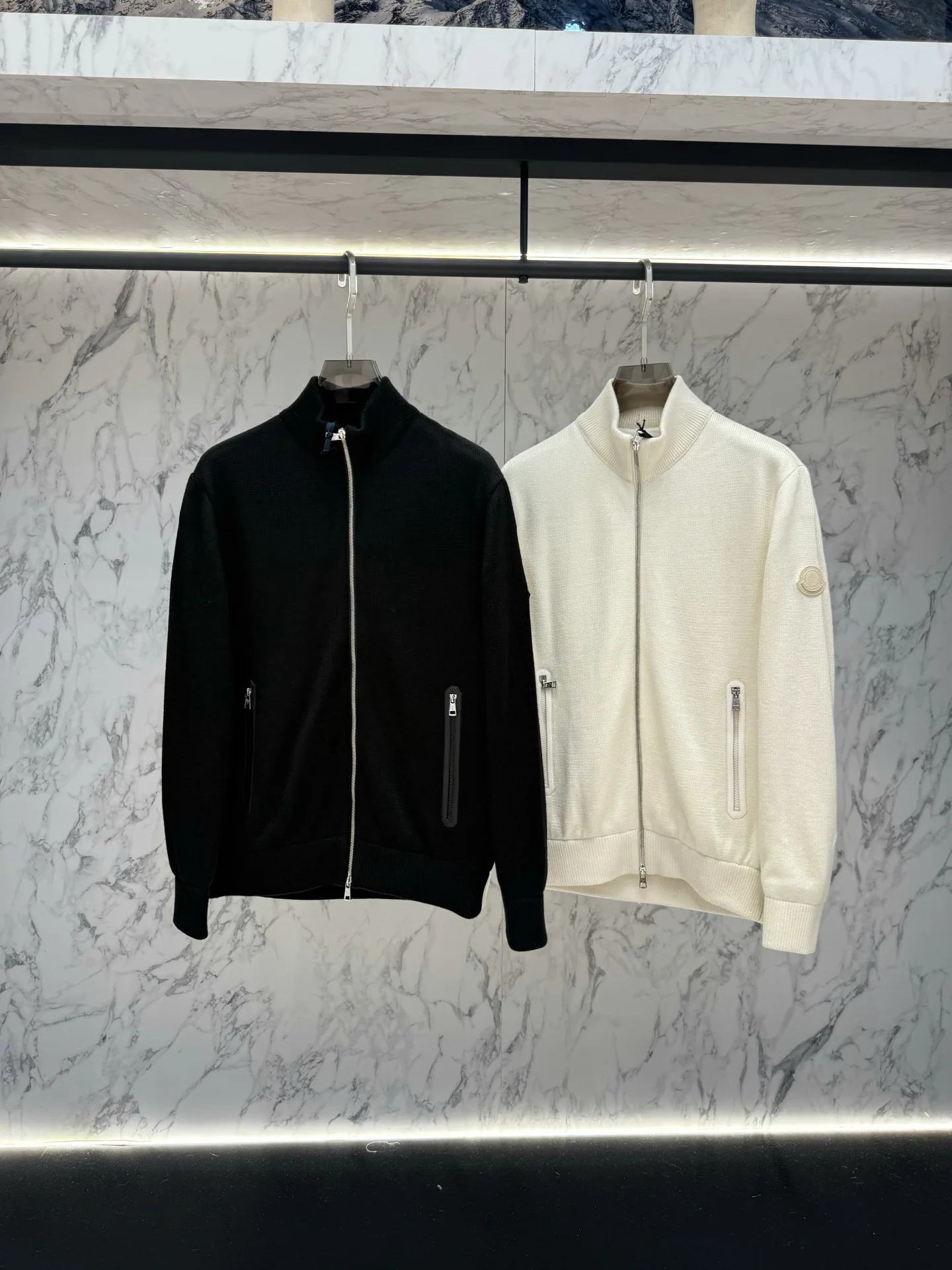 Men's Jackets And Down Jackets MONCLER 17867344
