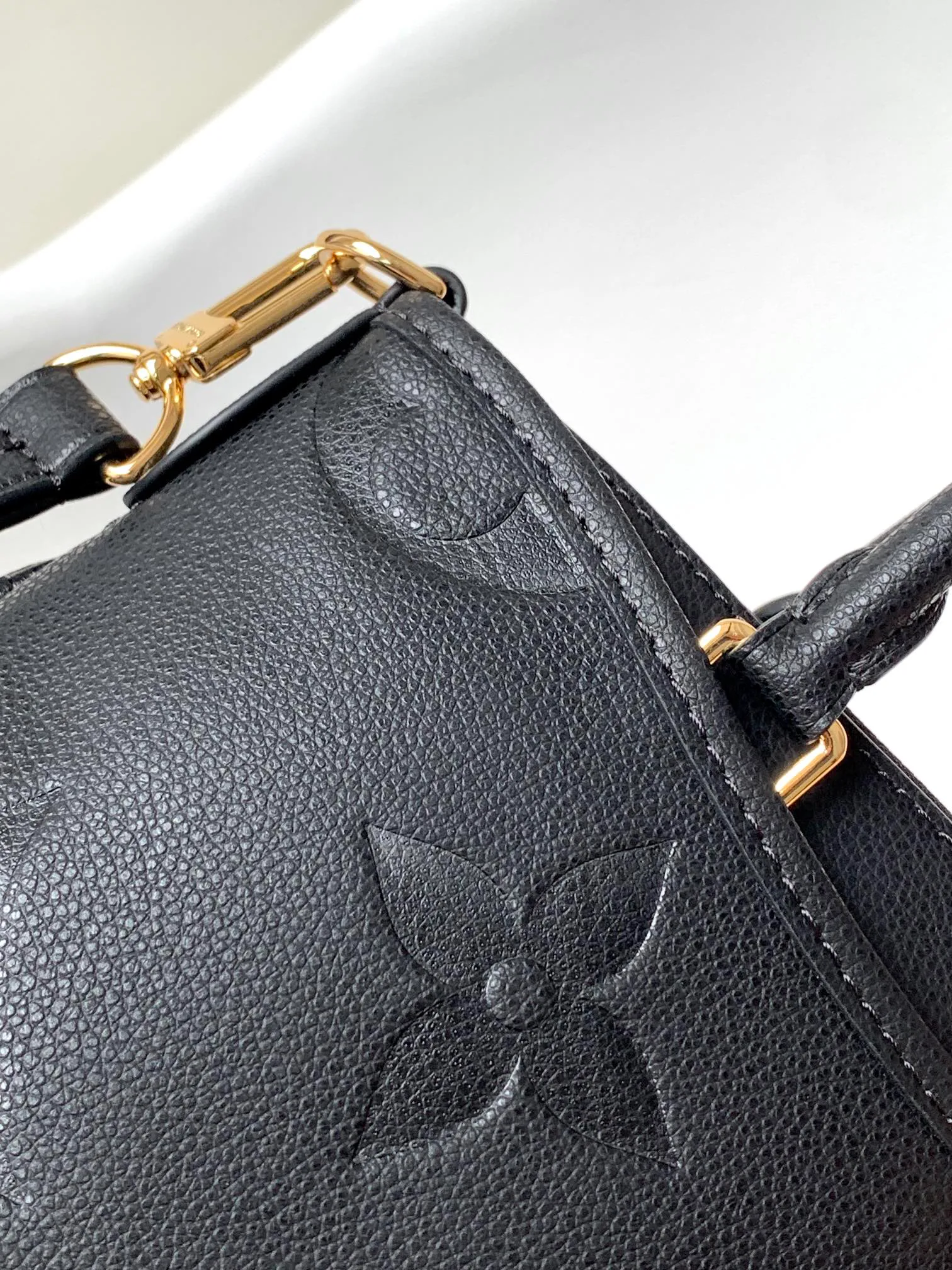 Women's Classic Handbags LOUIS VUITTON 17949172