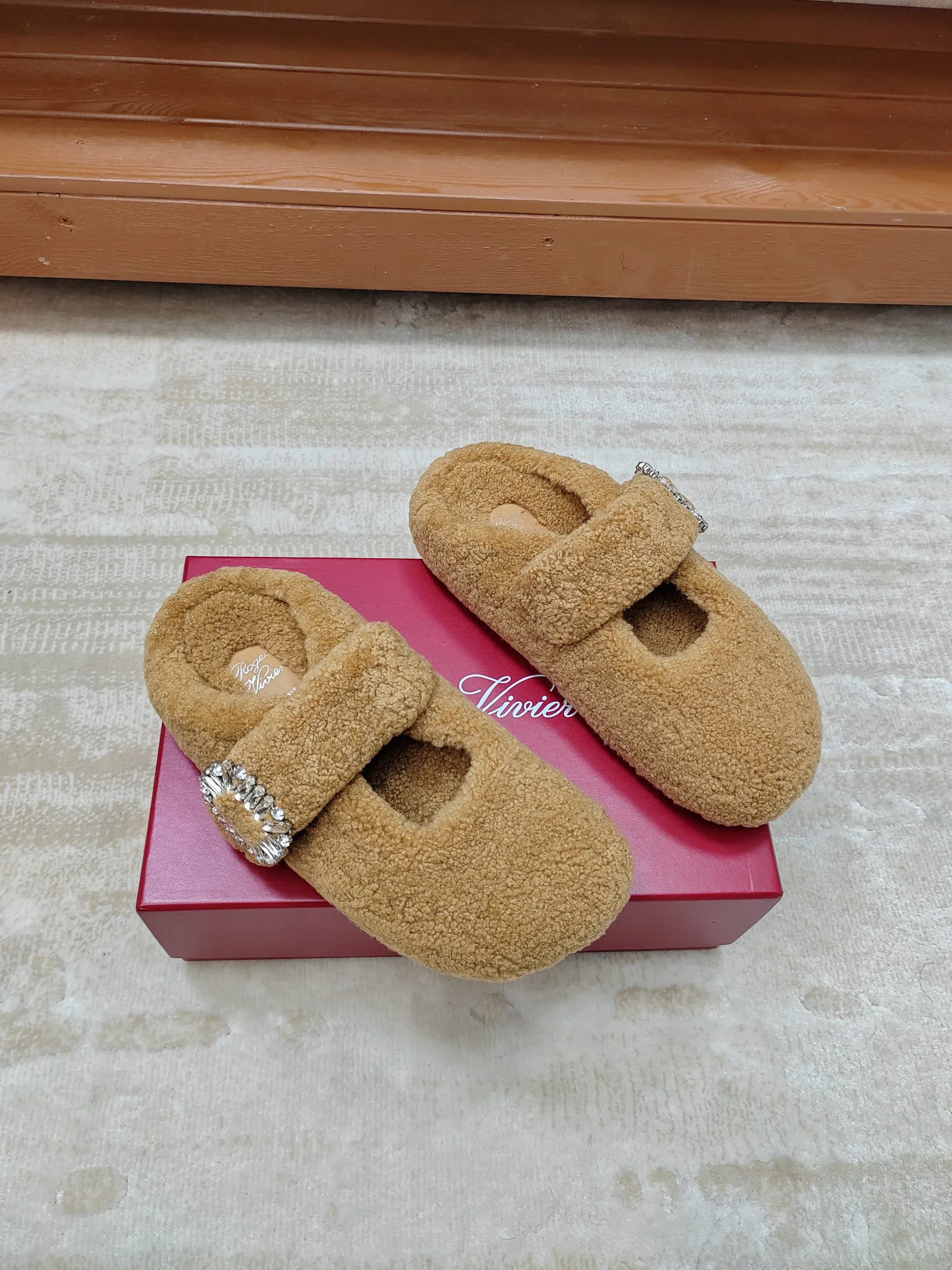 Women's Slippers ROGER VIVIER 17852286