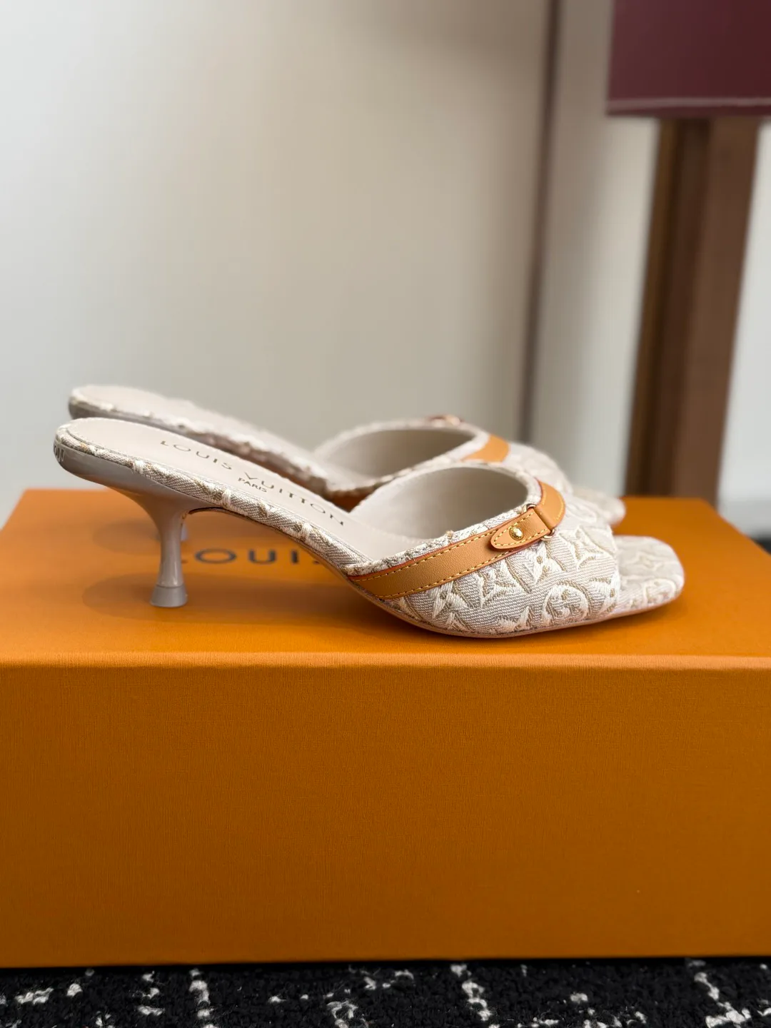 Women's Mules And Clogs LOUIS VUITTON 17615644