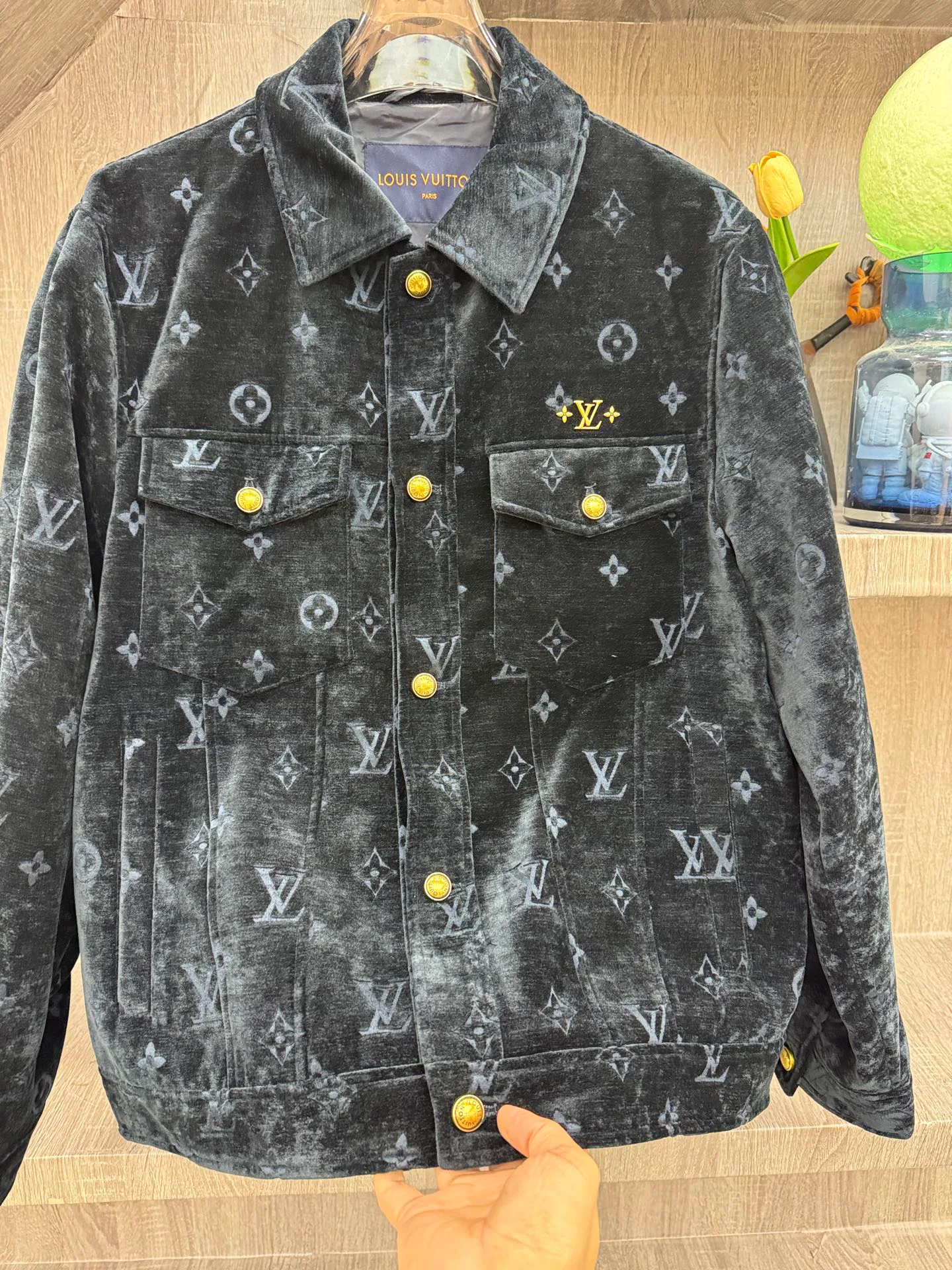 Men's Jackets And Down Jackets LOUIS VUITTON 18140176