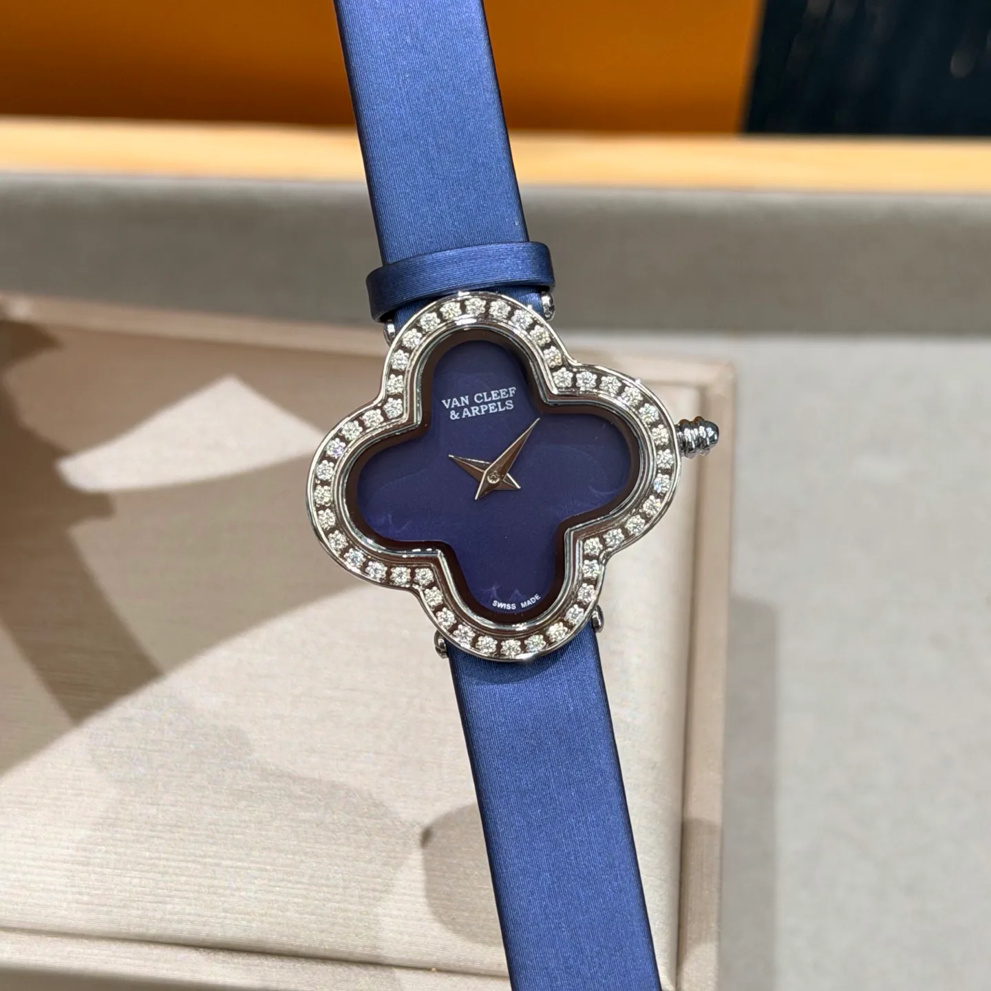 Women's Watches VAN CLEEF & ARPELS 17415092