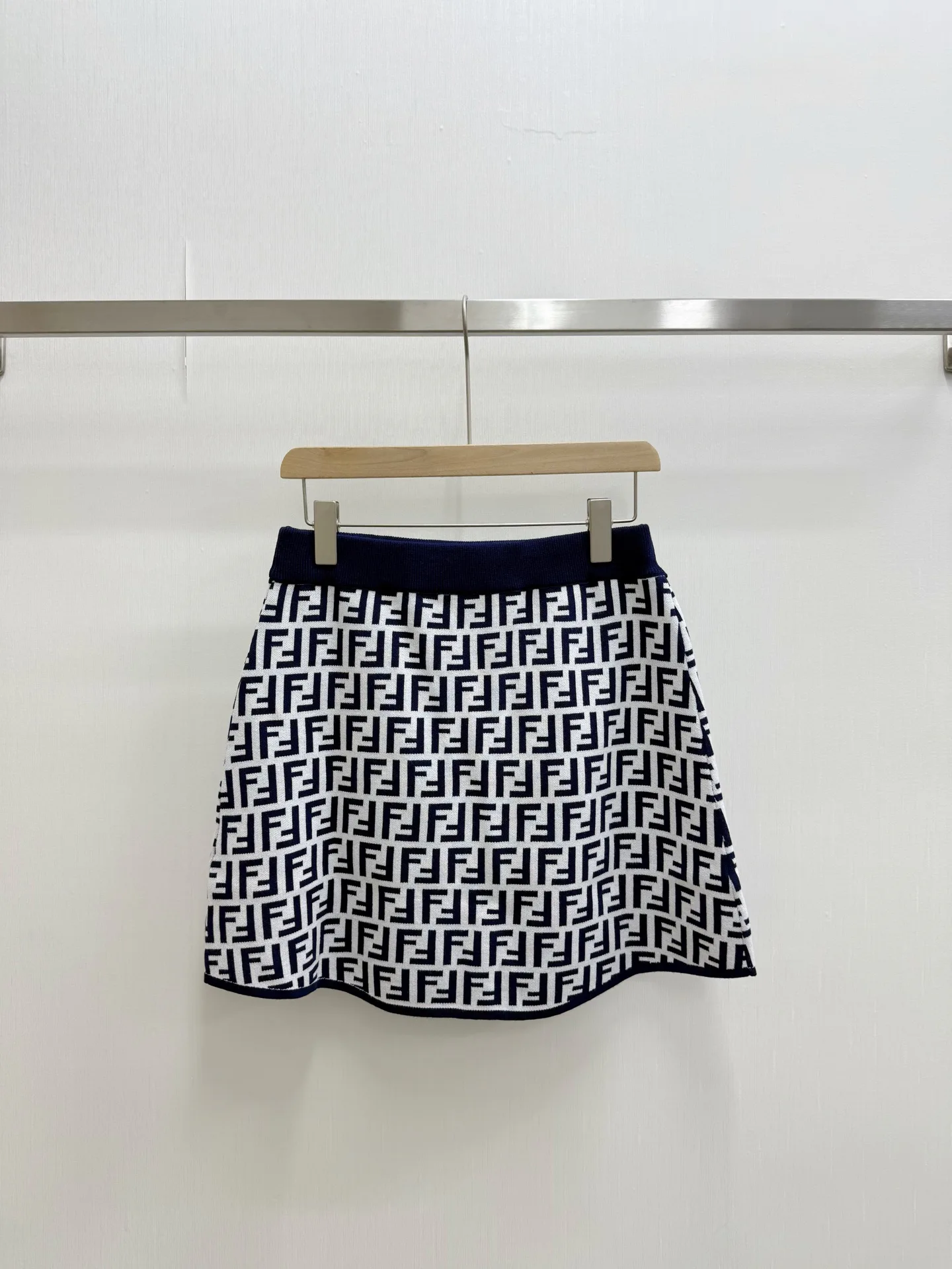 Women's Skirts FENDI 17285192