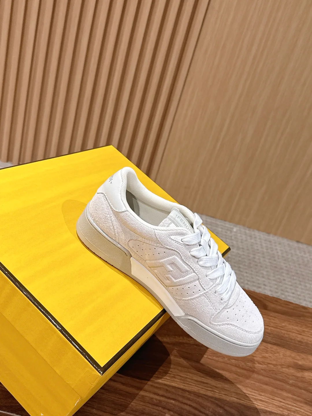Women's Sneakers FENDI 17799444