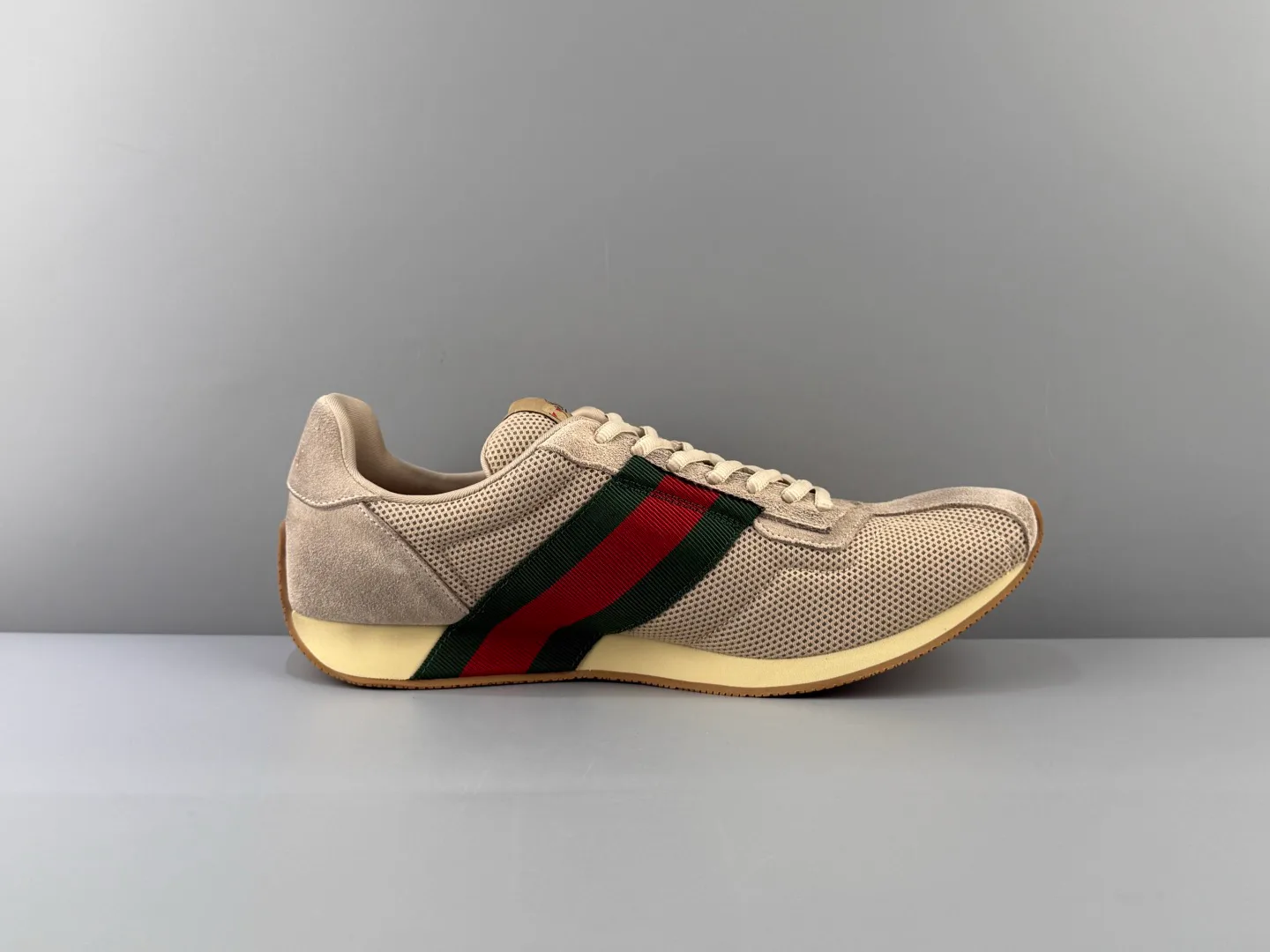 Кроссовки Женские Gucci 18583680