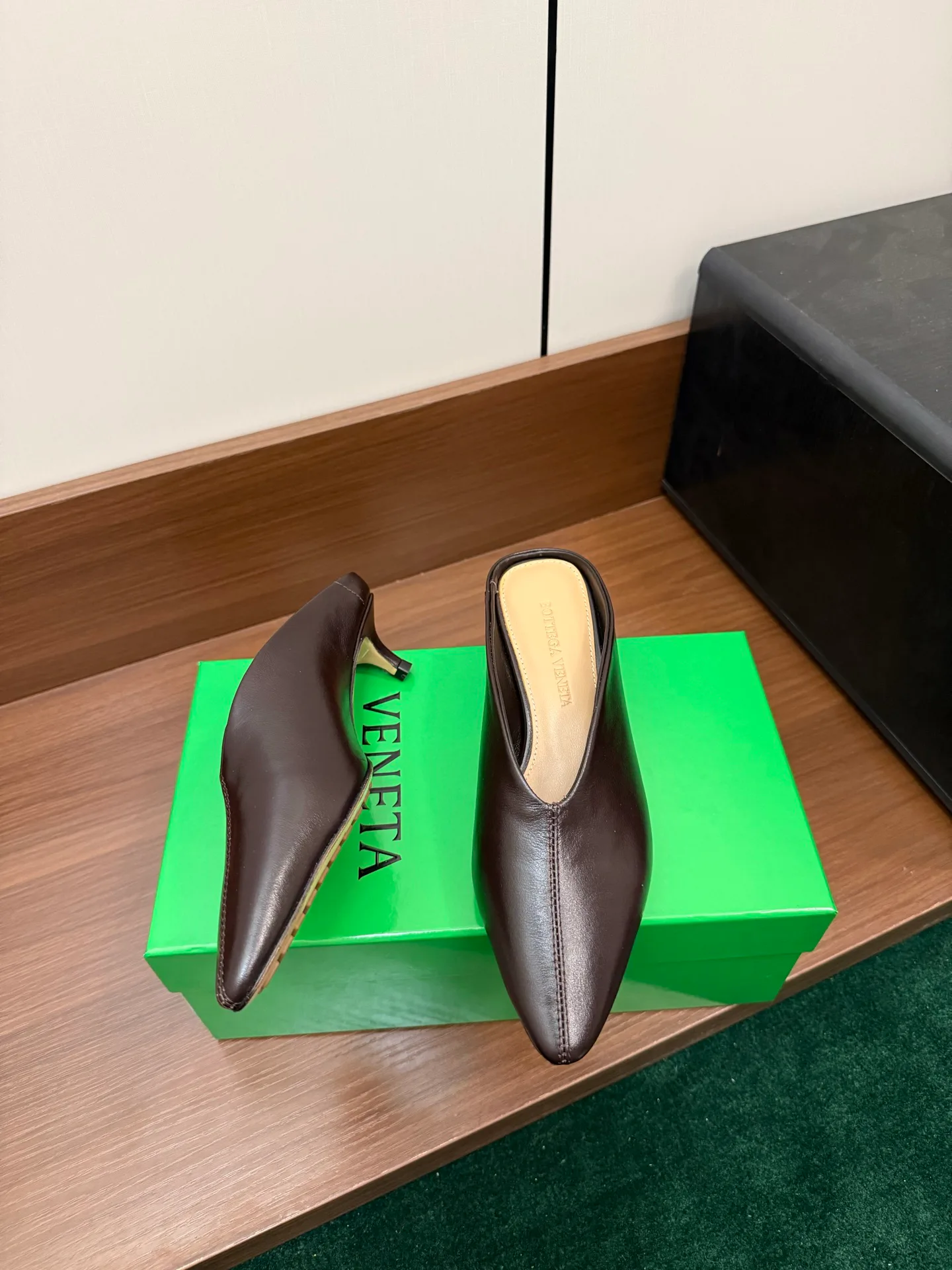 Women's Mules And Clogs BOTTEGA VENETA 17816996